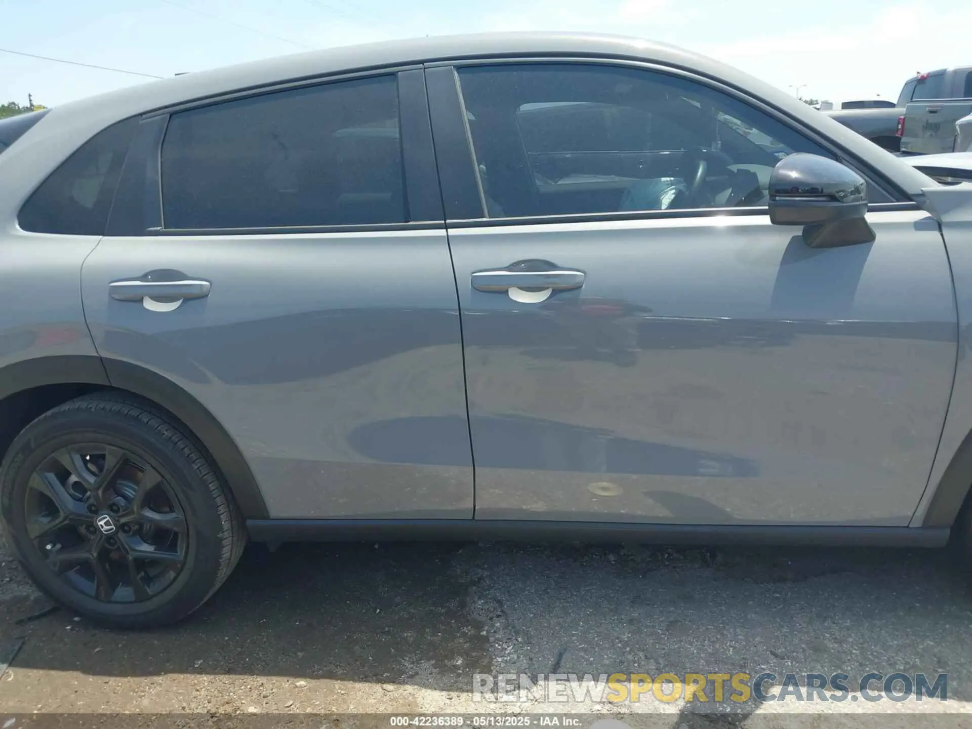 12 Фотография поврежденного автомобиля 3CZRZ1H5XSM703988 HONDA HR-V 2025