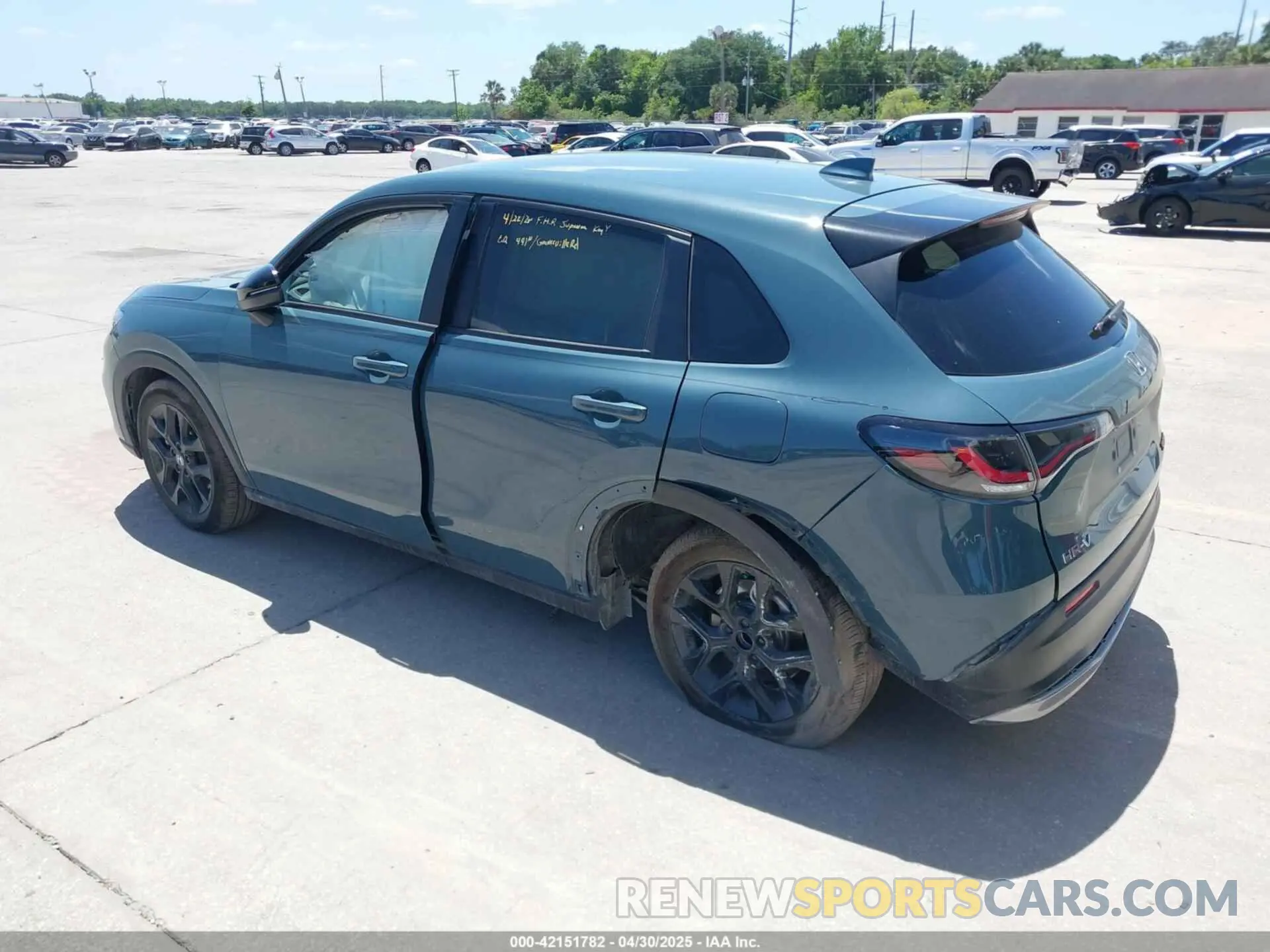 3 Photograph of a damaged car 3CZRZ1H5XSM730429 HONDA HR-V 2025