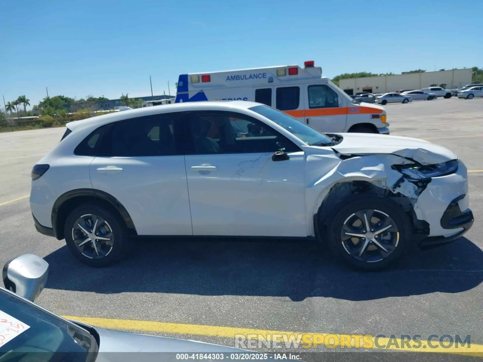 13 Фотография поврежденного автомобиля 3CZRZ1H71SM744625 HONDA HR-V 2025