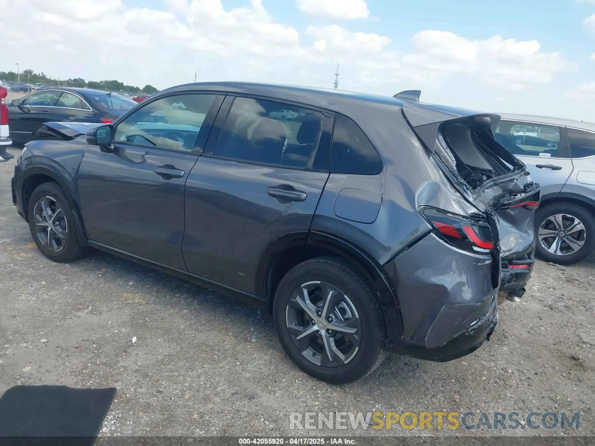 3 Фотография поврежденного автомобиля 3CZRZ1H72SM733956 HONDA HR-V 2025
