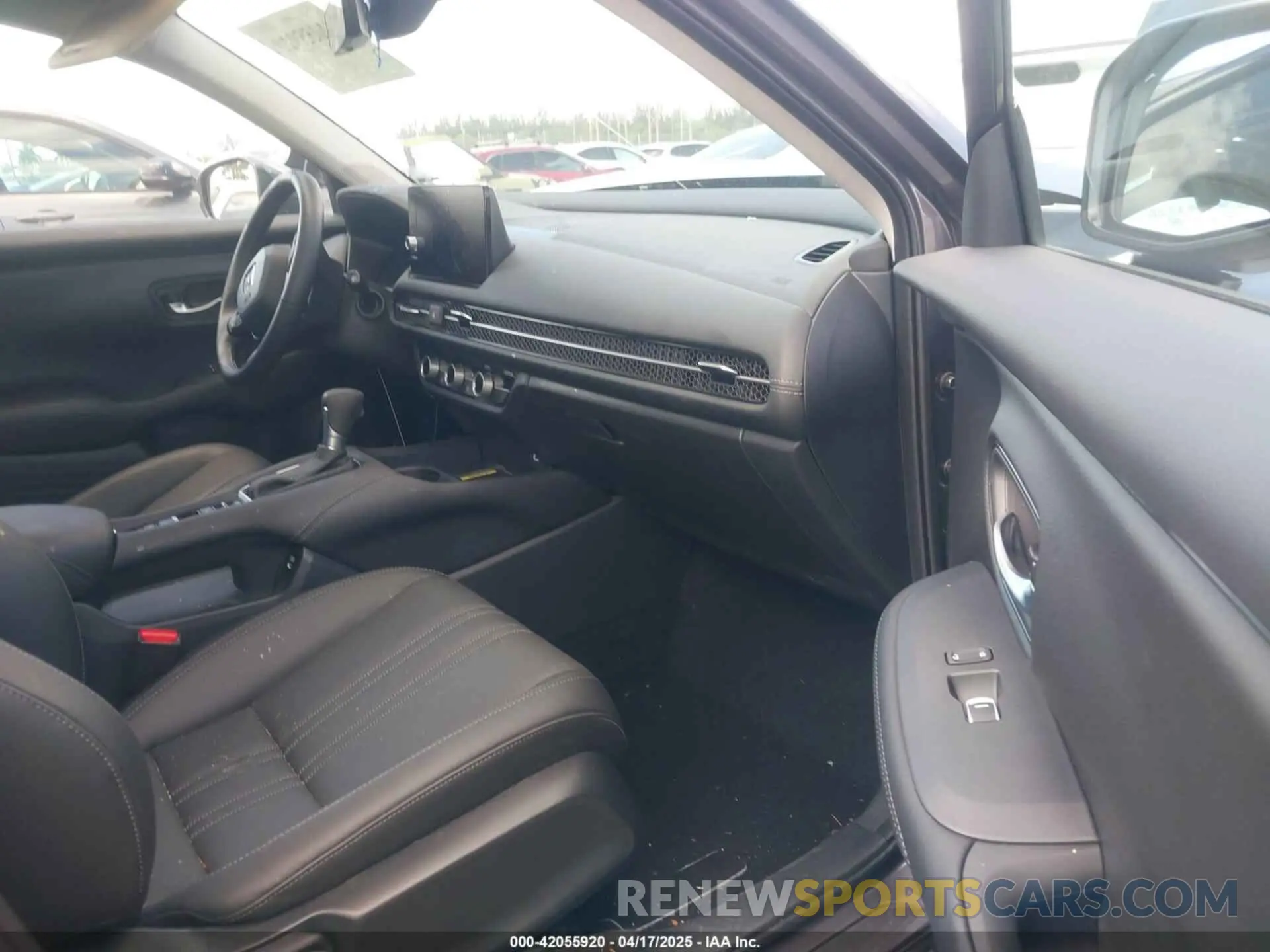 5 Фотография поврежденного автомобиля 3CZRZ1H72SM733956 HONDA HR-V 2025