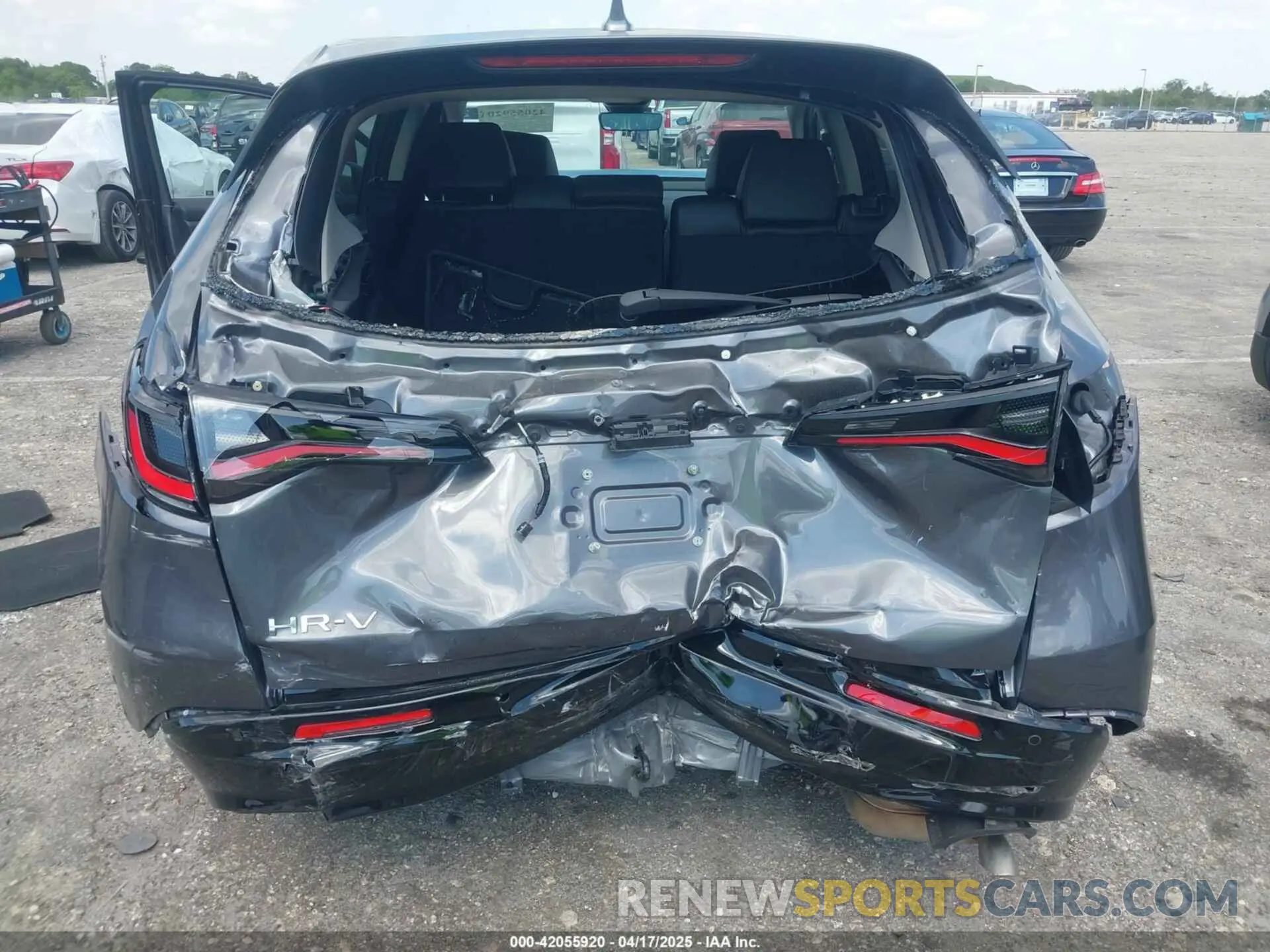 6 Фотография поврежденного автомобиля 3CZRZ1H72SM733956 HONDA HR-V 2025
