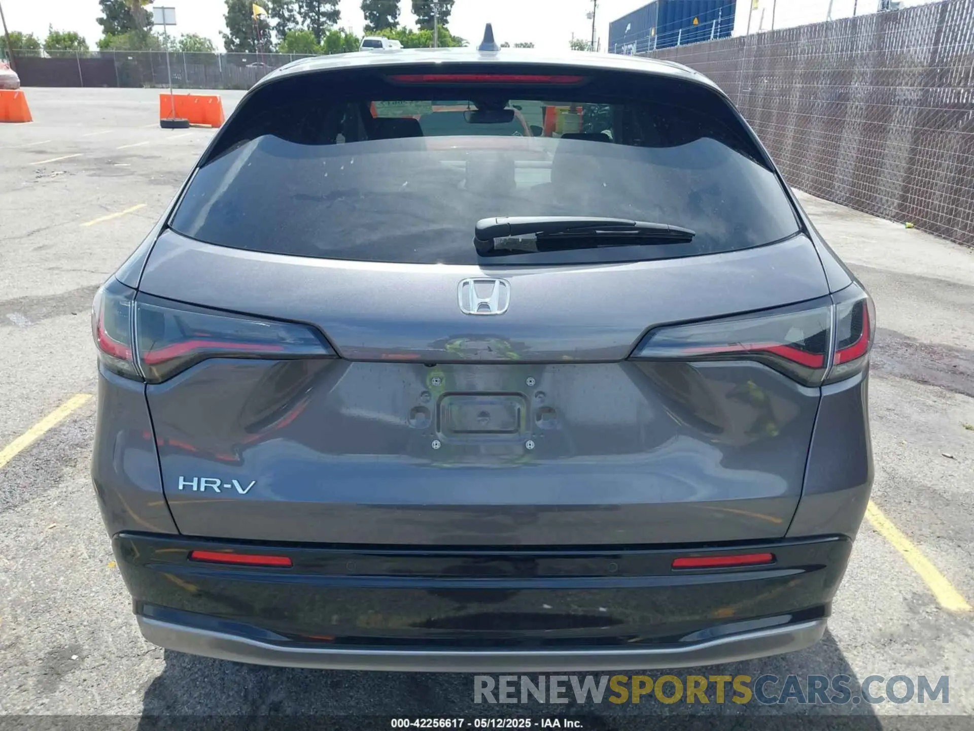 16 Фотография поврежденного автомобиля 3CZRZ1H72SM742480 HONDA HR-V 2025