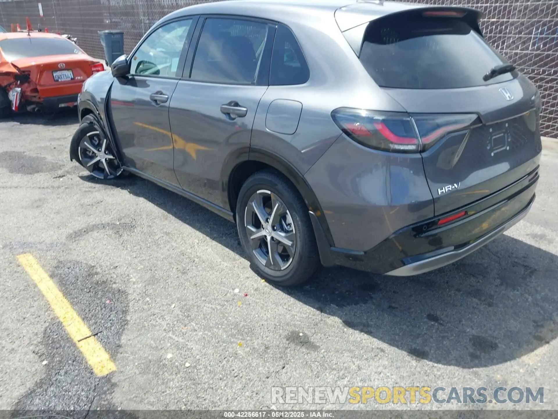 3 Фотография поврежденного автомобиля 3CZRZ1H72SM742480 HONDA HR-V 2025