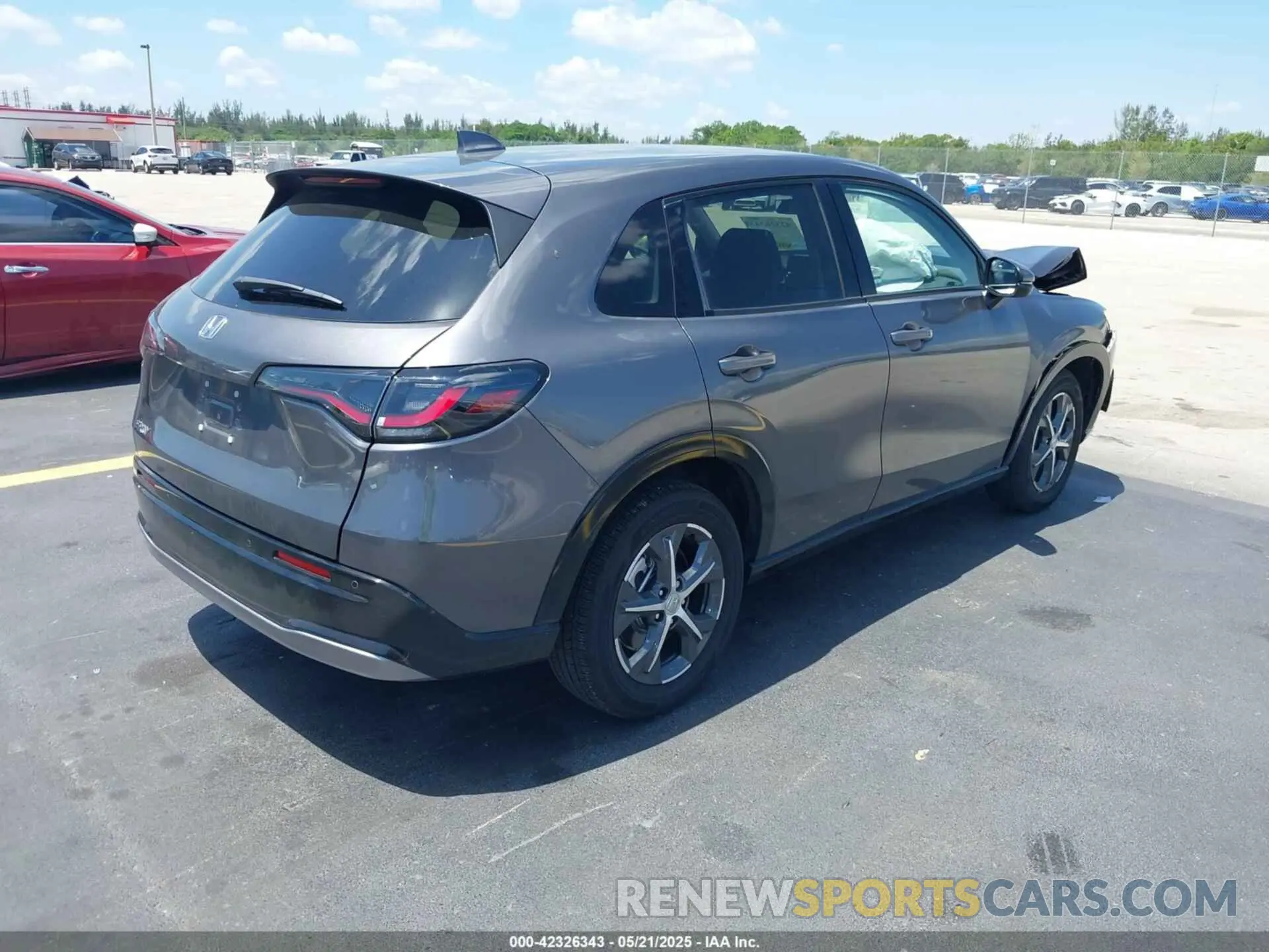 4 Photograph of a damaged car 3CZRZ1H79SM742508 HONDA HR-V 2025
