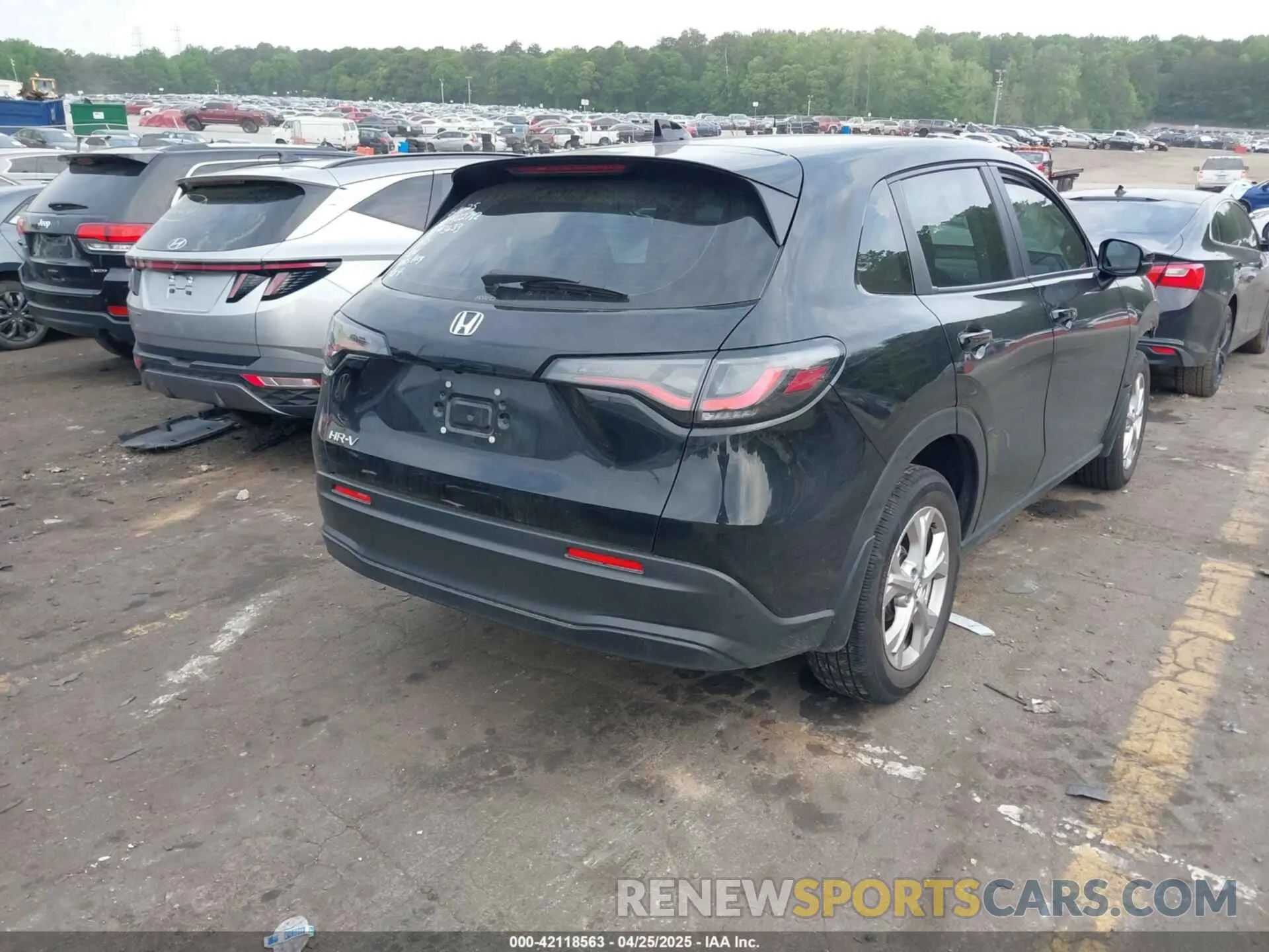 4 Фотография поврежденного автомобиля 3CZRZ2H30SM703633 HONDA HR-V 2025
