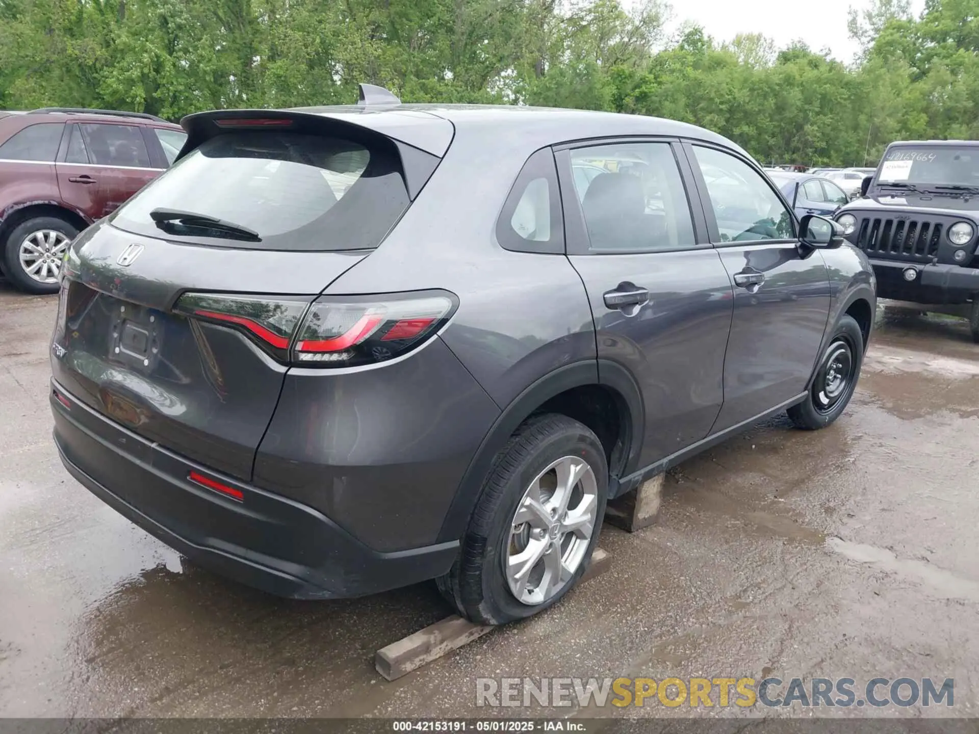 4 Photograph of a damaged car 3CZRZ2H31SM742182 HONDA HR-V 2025