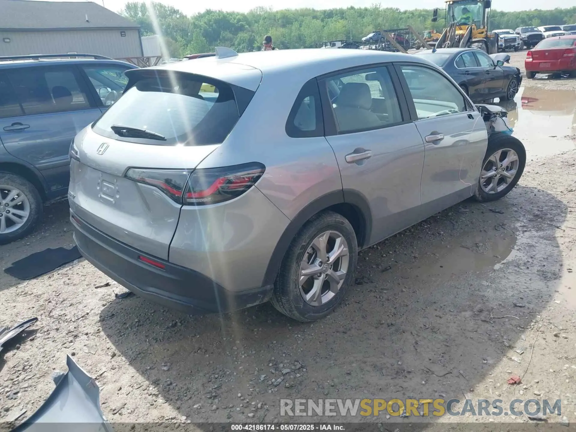 4 Photograph of a damaged car 3CZRZ2H32SM734057 HONDA HR-V 2025