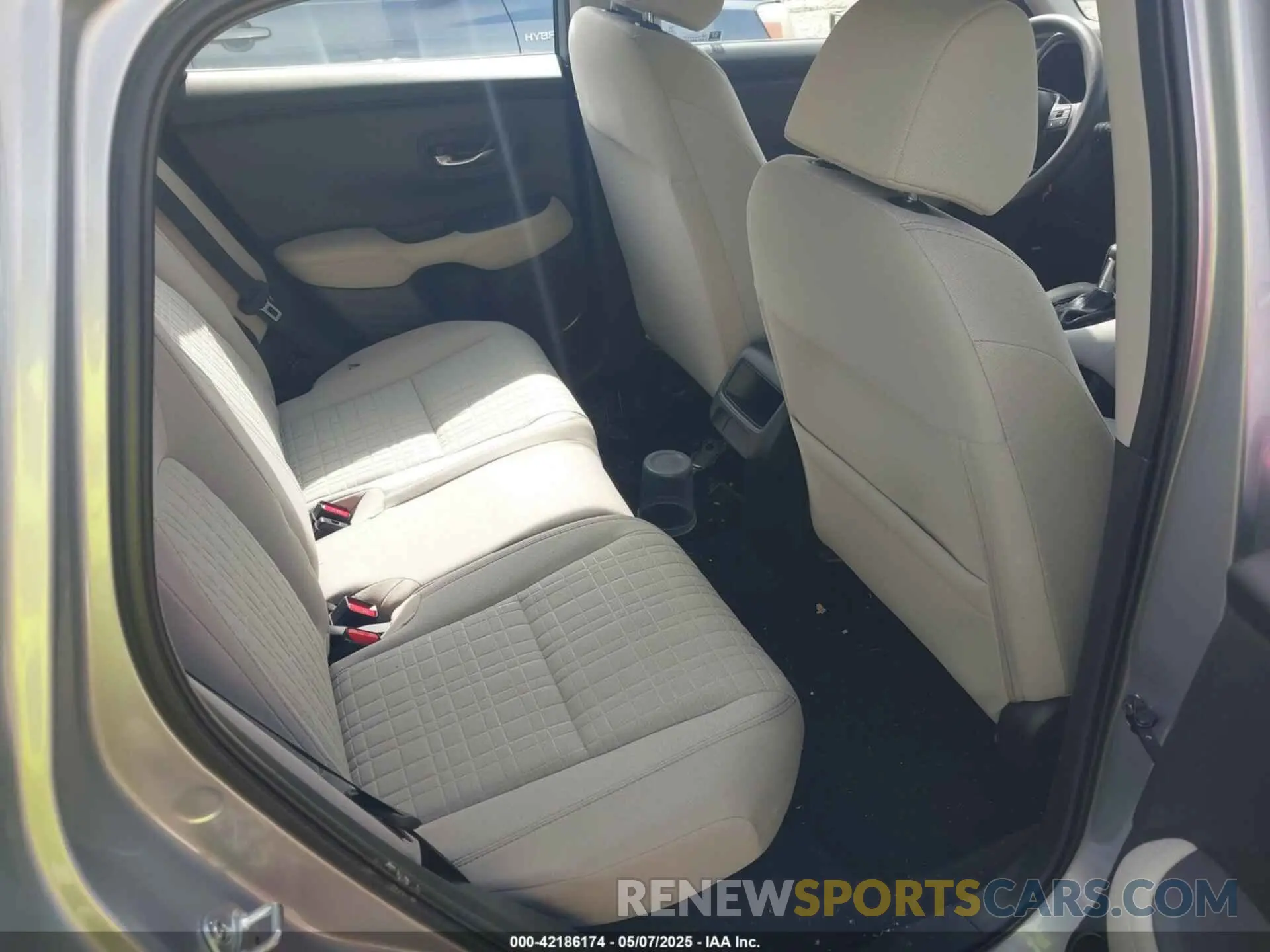 8 Photograph of a damaged car 3CZRZ2H32SM734057 HONDA HR-V 2025