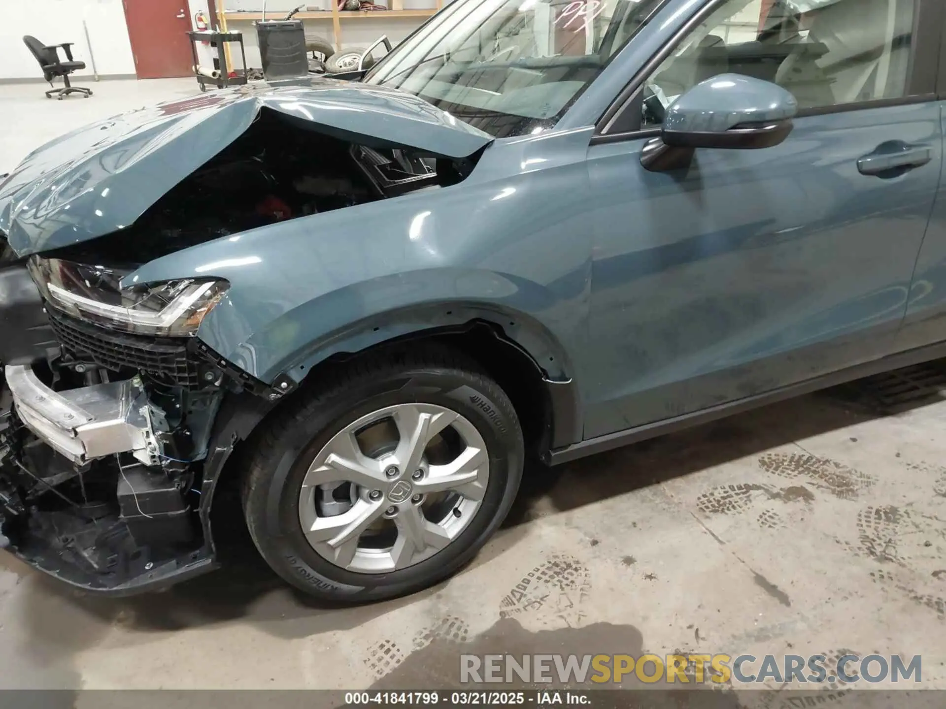 19 Photograph of a damaged car 3CZRZ2H34SM761308 HONDA HR-V 2025