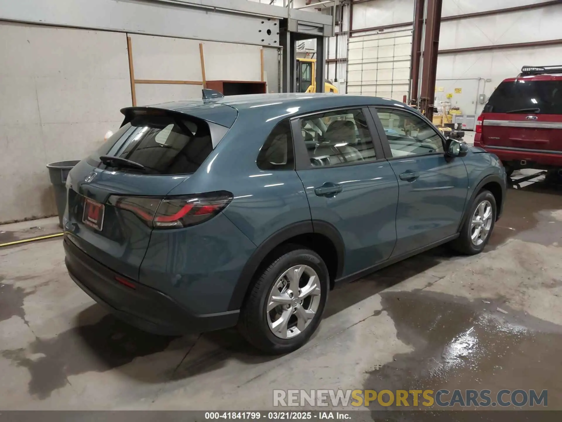 4 Photograph of a damaged car 3CZRZ2H34SM761308 HONDA HR-V 2025