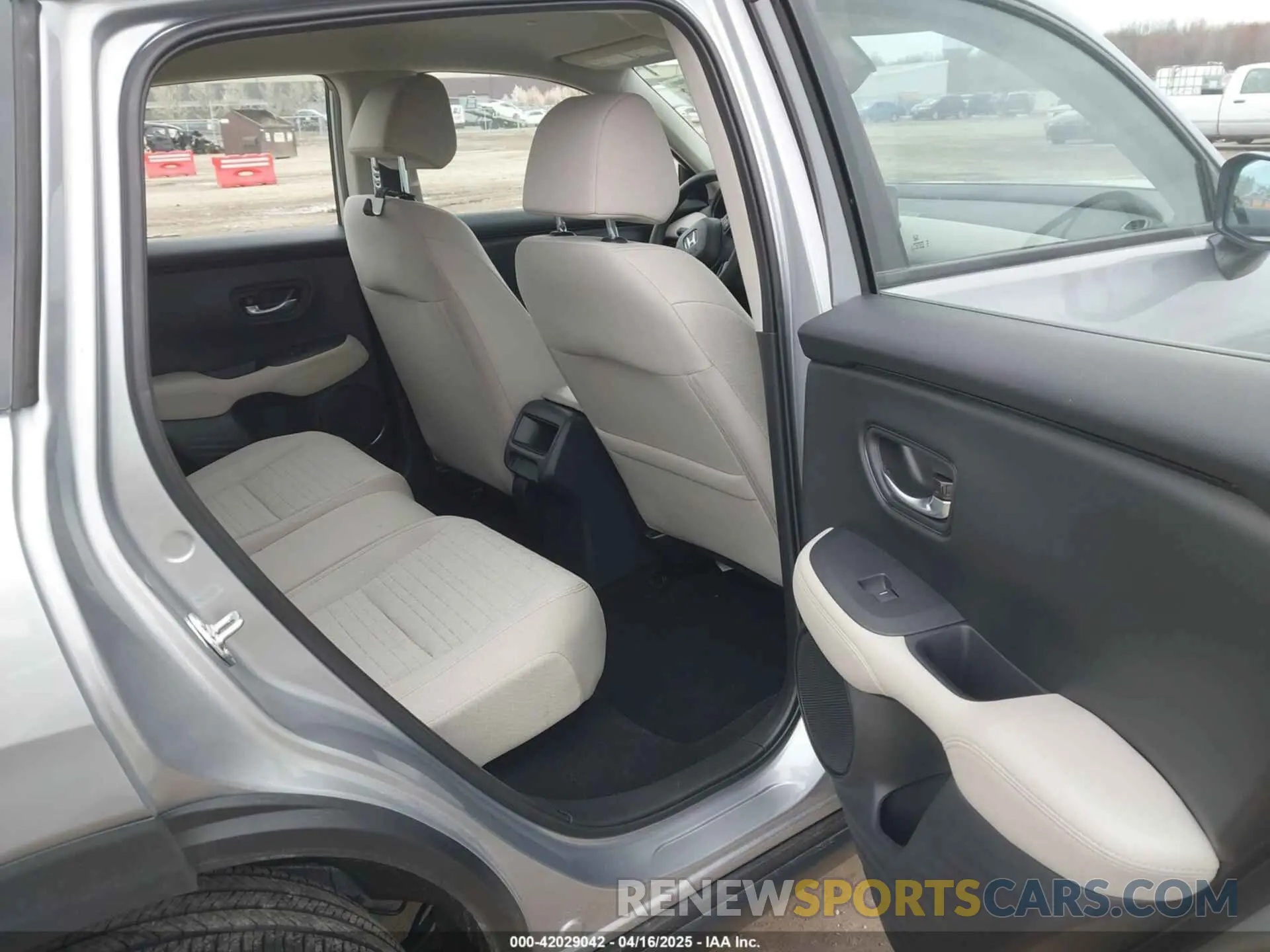 8 Фотография поврежденного автомобиля 3CZRZ2H36SM732358 HONDA HR-V 2025