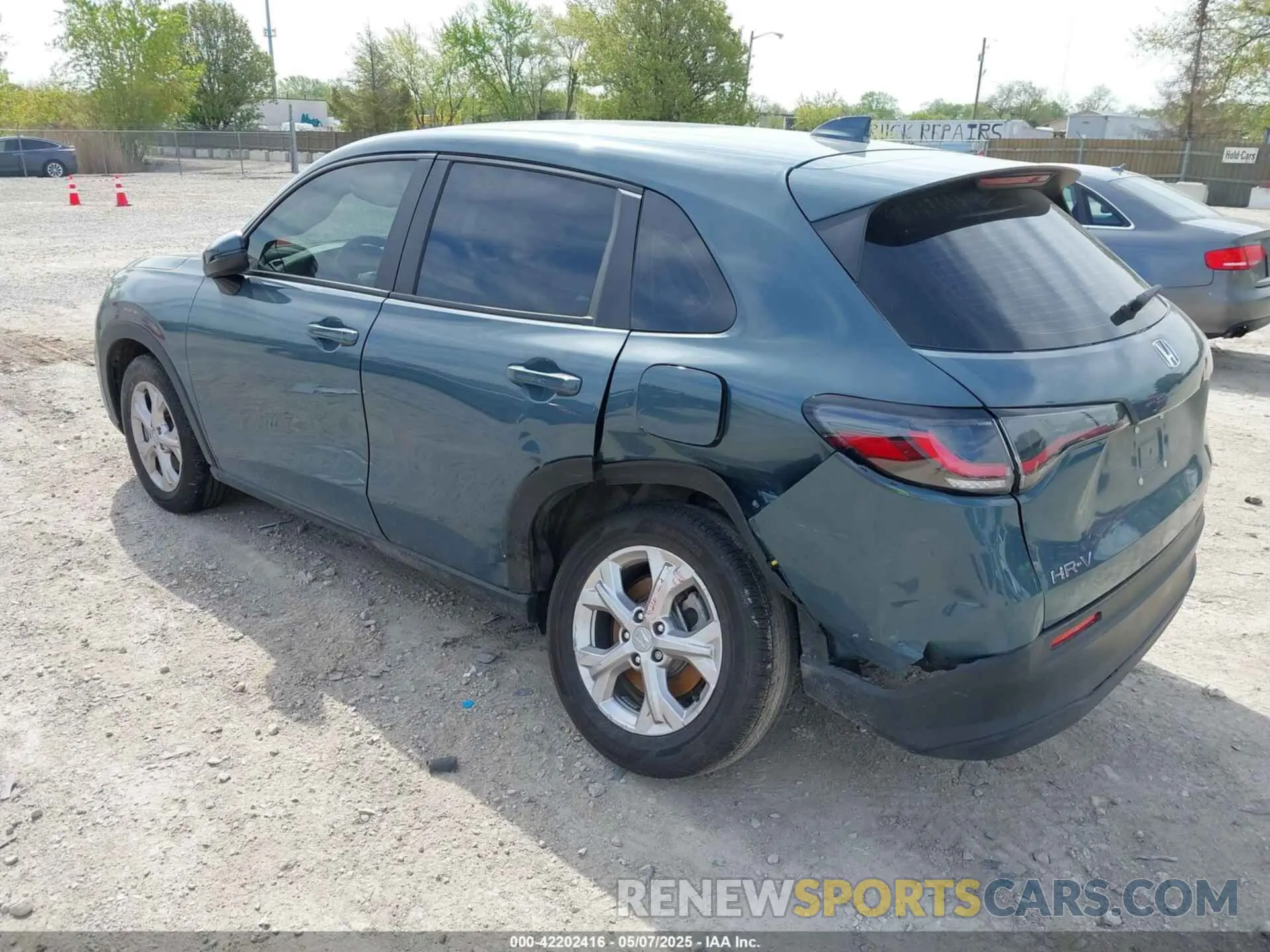 3 Photograph of a damaged car 3CZRZ2H36SM734174 HONDA HR-V 2025