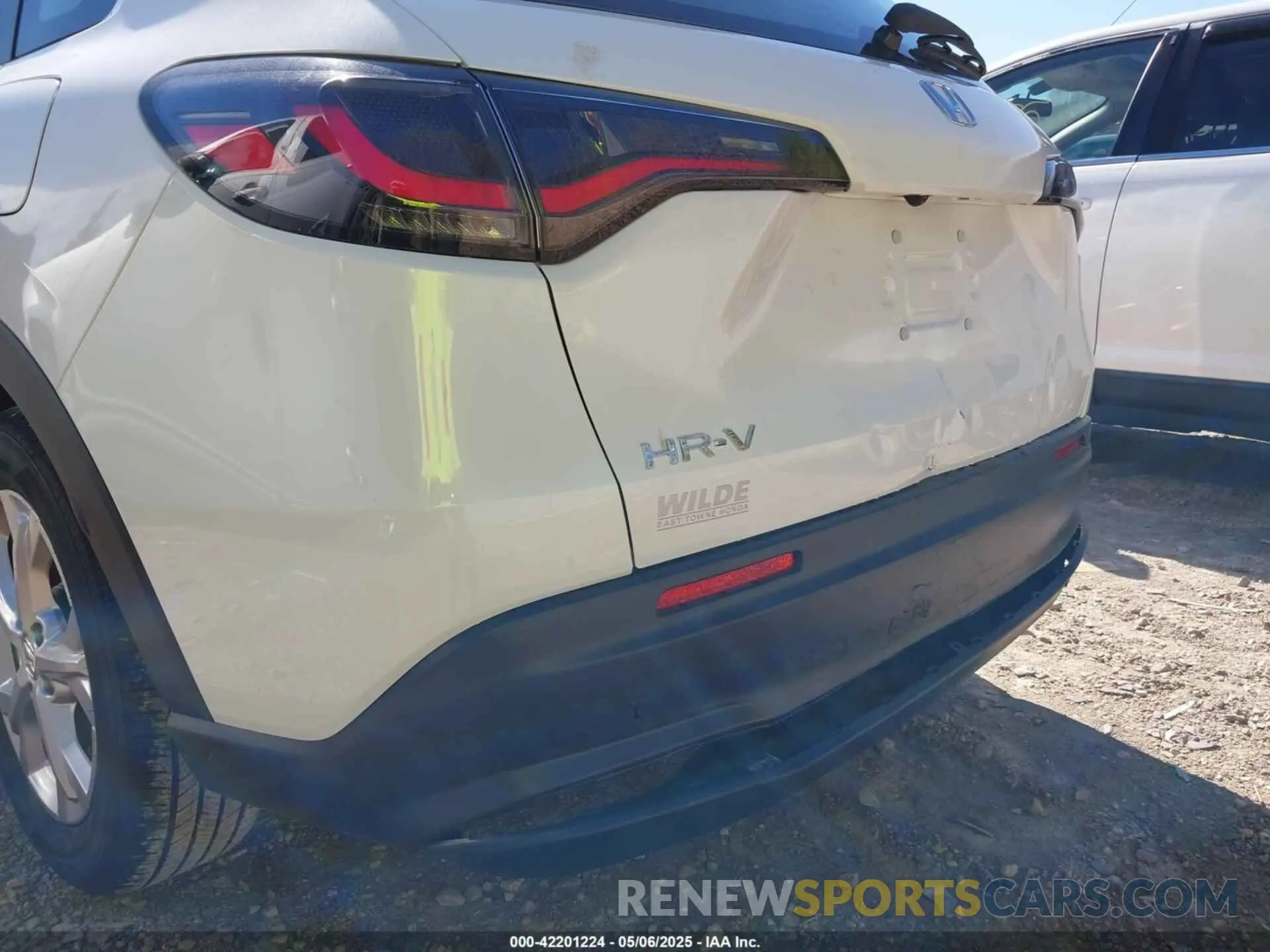 17 Photograph of a damaged car 3CZRZ2H36SM761326 HONDA HR-V 2025