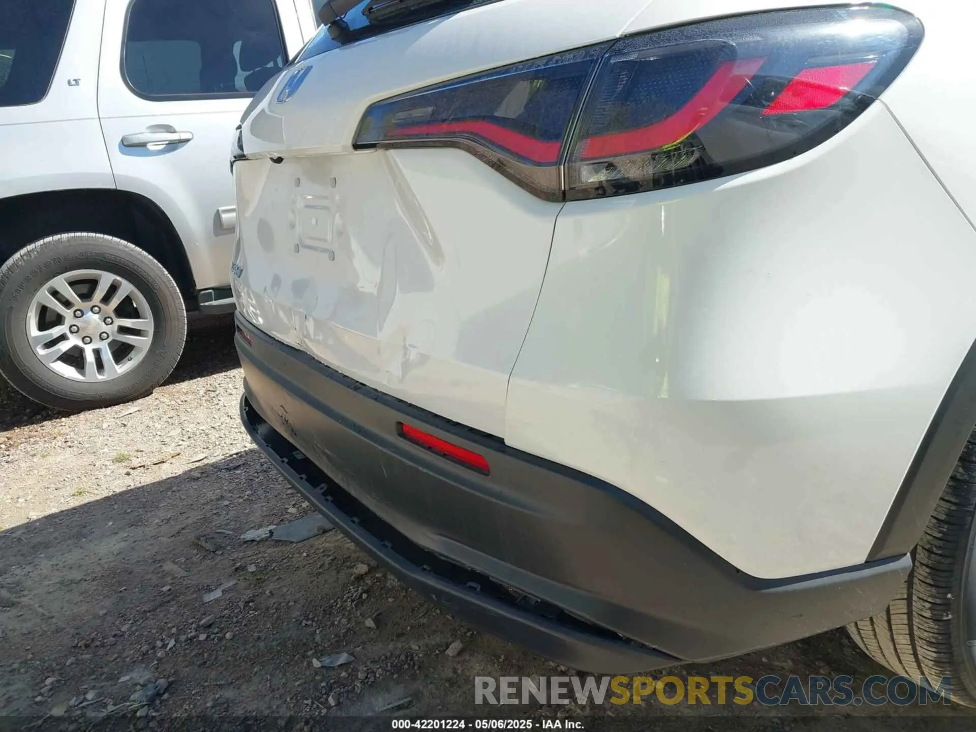 18 Photograph of a damaged car 3CZRZ2H36SM761326 HONDA HR-V 2025