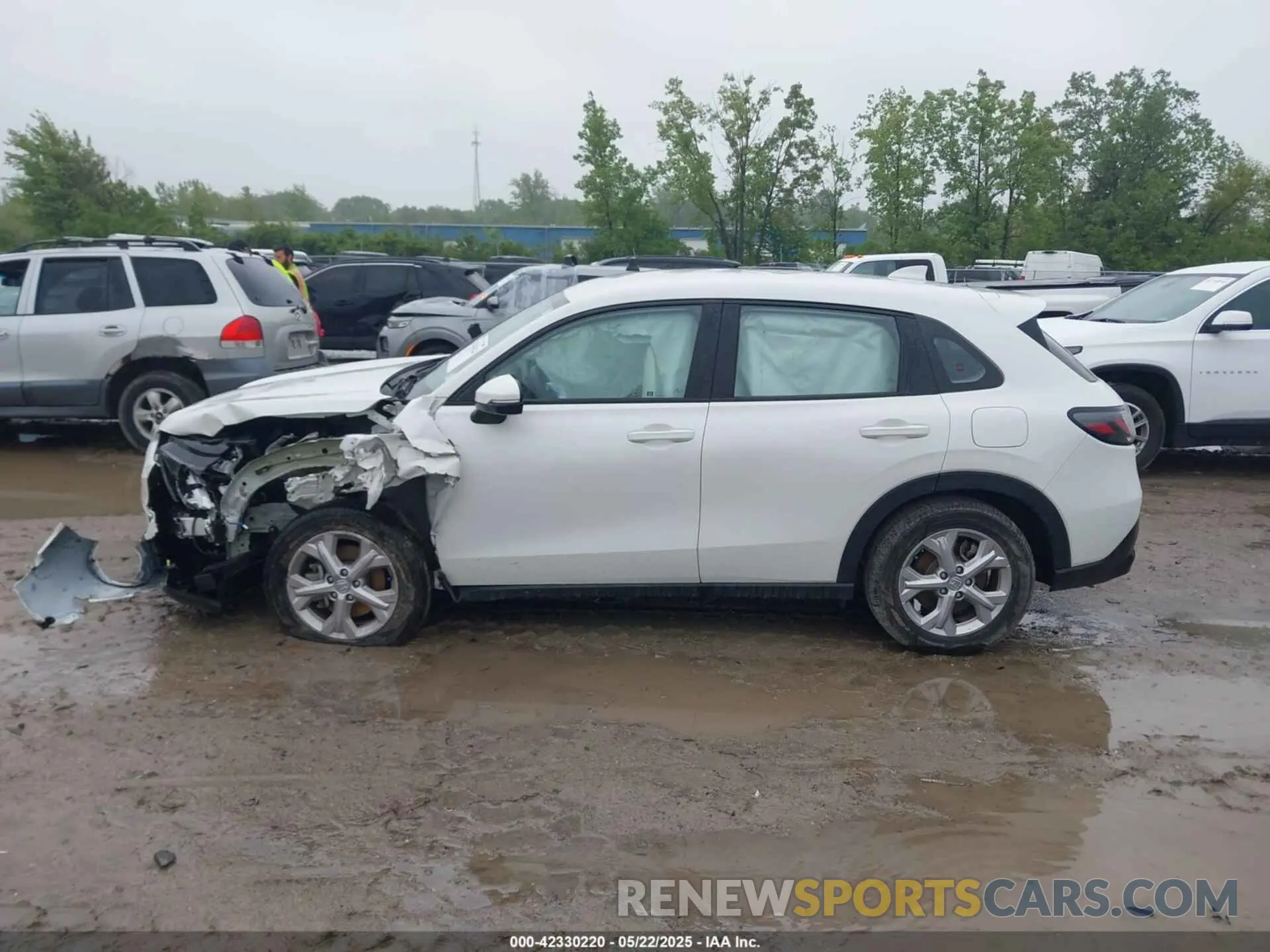 14 Photograph of a damaged car 3CZRZ2H3XSM712646 HONDA HR-V 2025