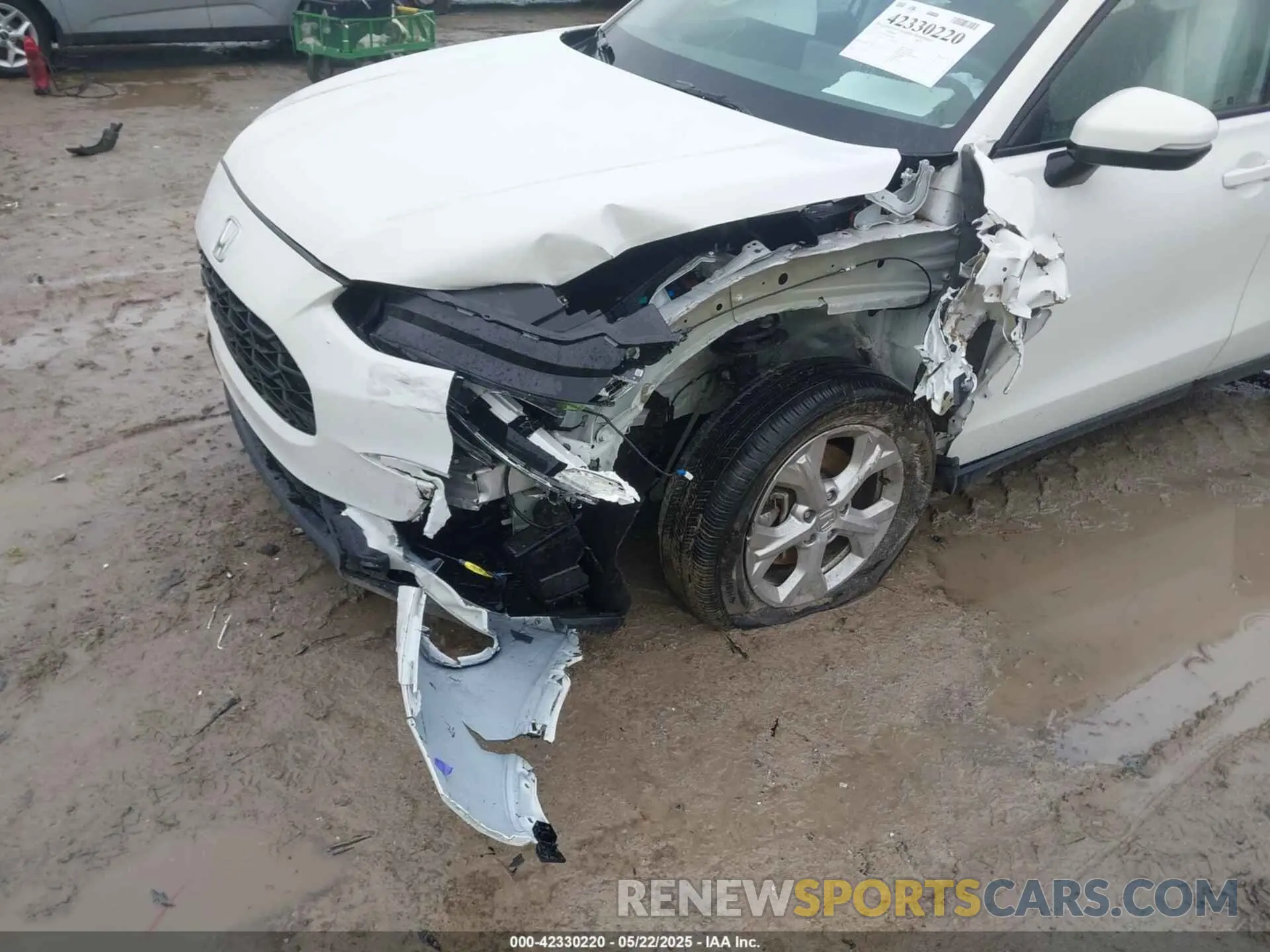 6 Photograph of a damaged car 3CZRZ2H3XSM712646 HONDA HR-V 2025