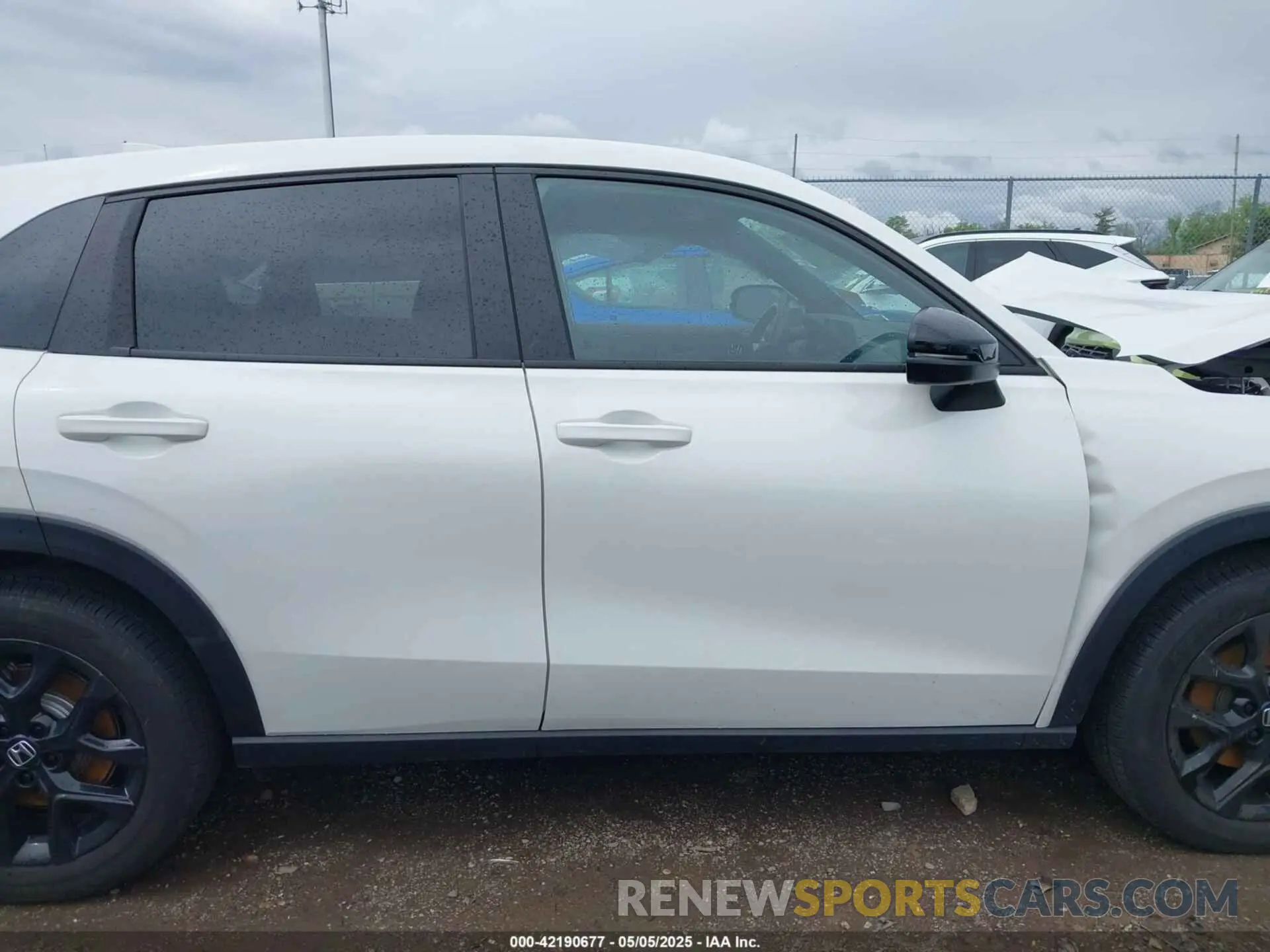 14 Photograph of a damaged car 3CZRZ2H51SM705554 HONDA HR-V 2025