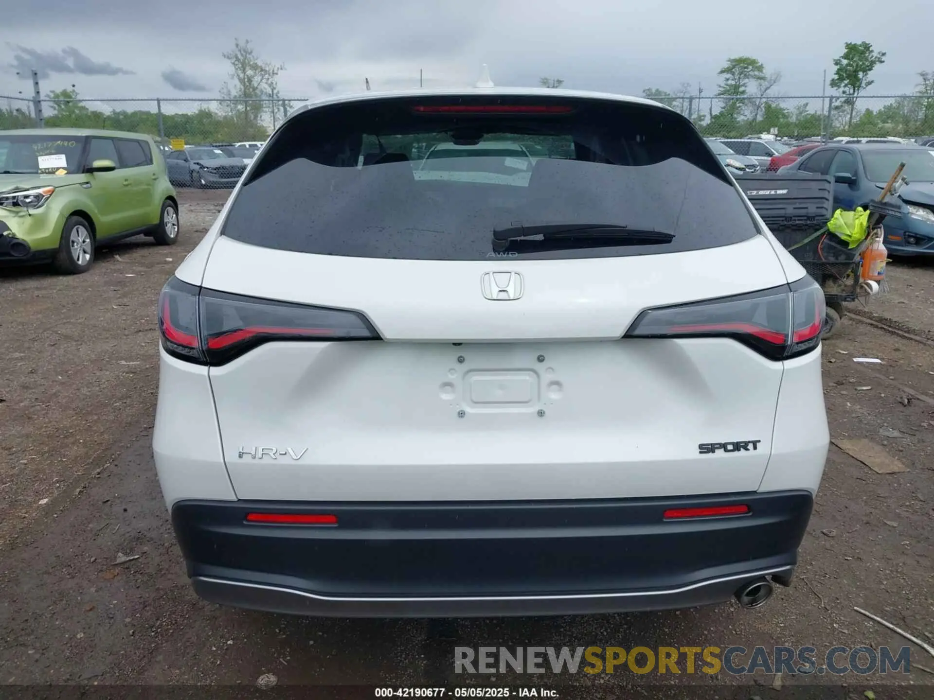 17 Photograph of a damaged car 3CZRZ2H51SM705554 HONDA HR-V 2025