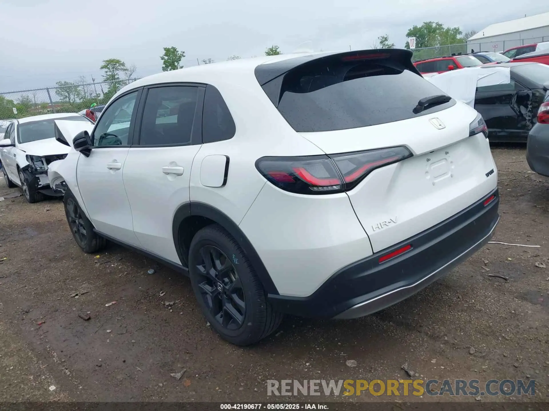 3 Photograph of a damaged car 3CZRZ2H51SM705554 HONDA HR-V 2025