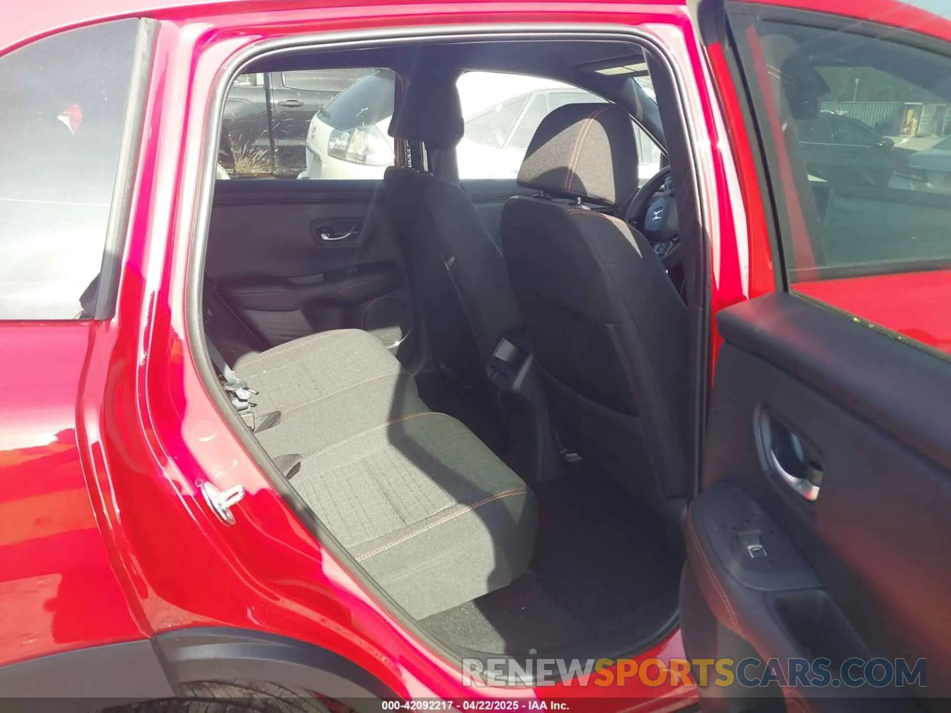 8 Photograph of a damaged car 3CZRZ2H51SM763406 HONDA HR-V 2025