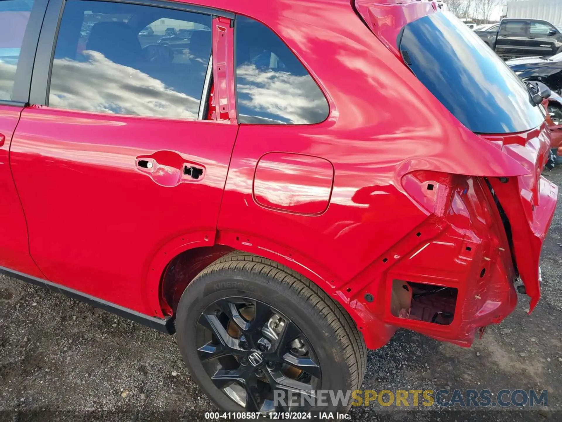 19 Фотография поврежденного автомобиля 3CZRZ2H53SM704986 HONDA HR-V 2025