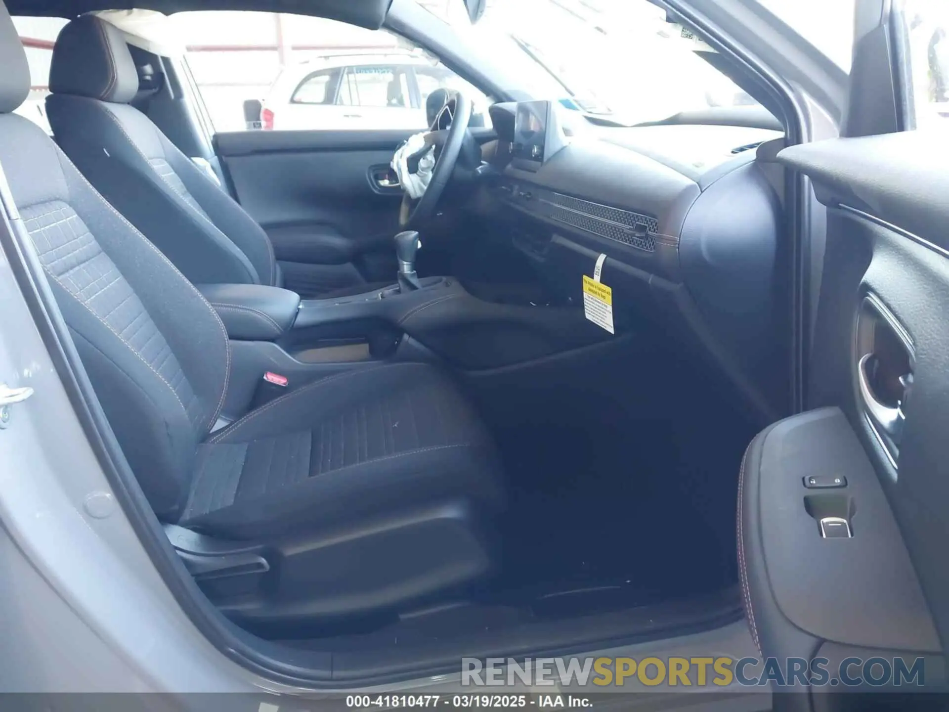 5 Photograph of a damaged car 3CZRZ2H53SM728852 HONDA HR-V 2025