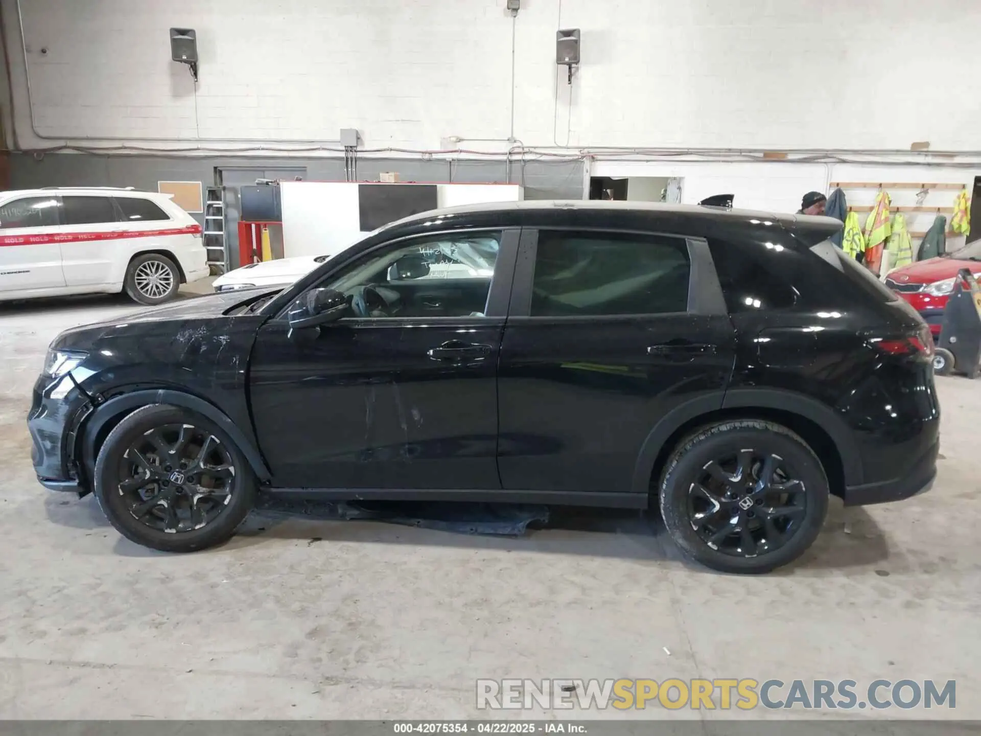 14 Фотография поврежденного автомобиля 3CZRZ2H53SM749720 HONDA HR-V 2025