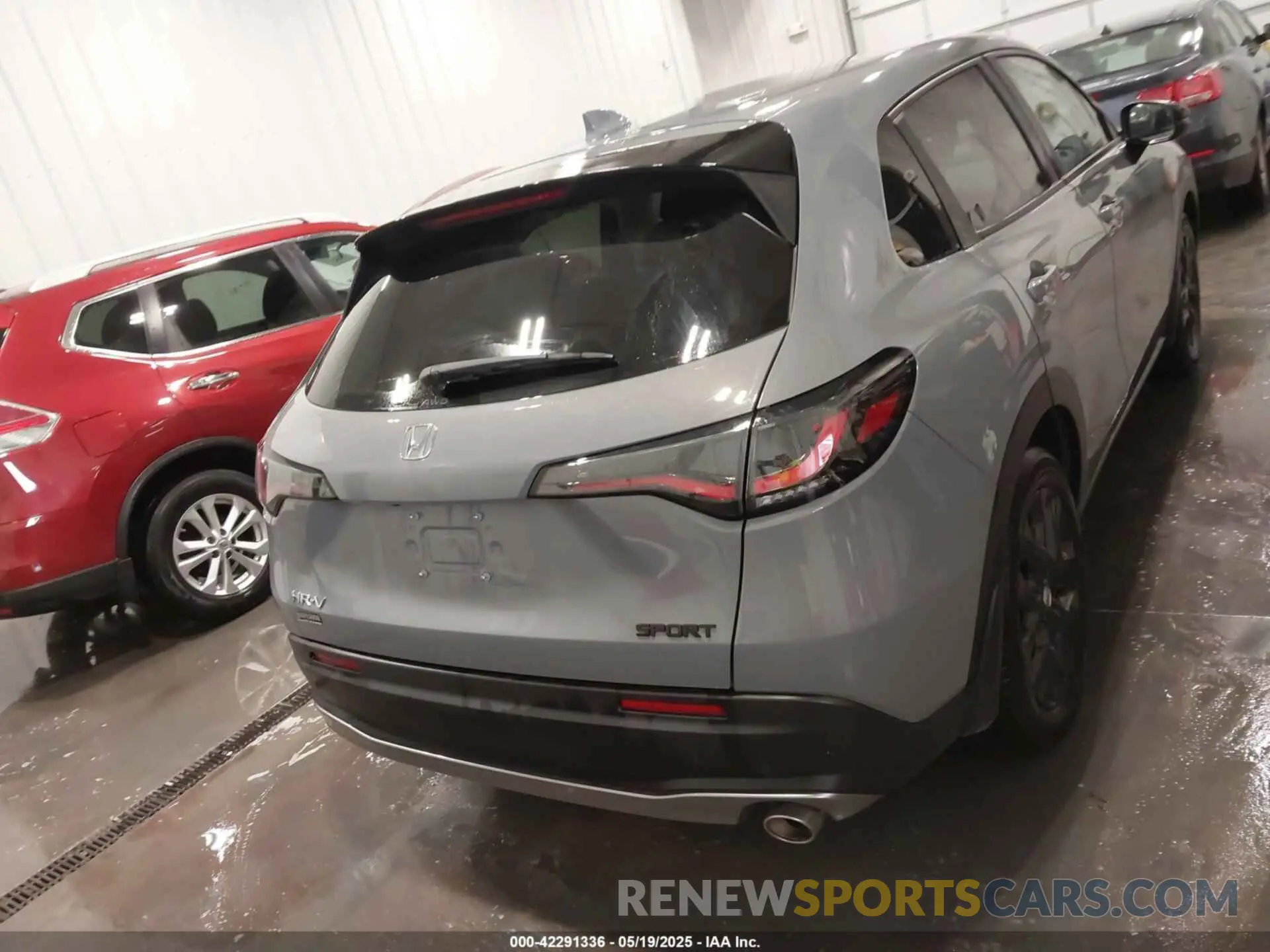 17 Photograph of a damaged car 3CZRZ2H54SM729640 HONDA HR-V 2025
