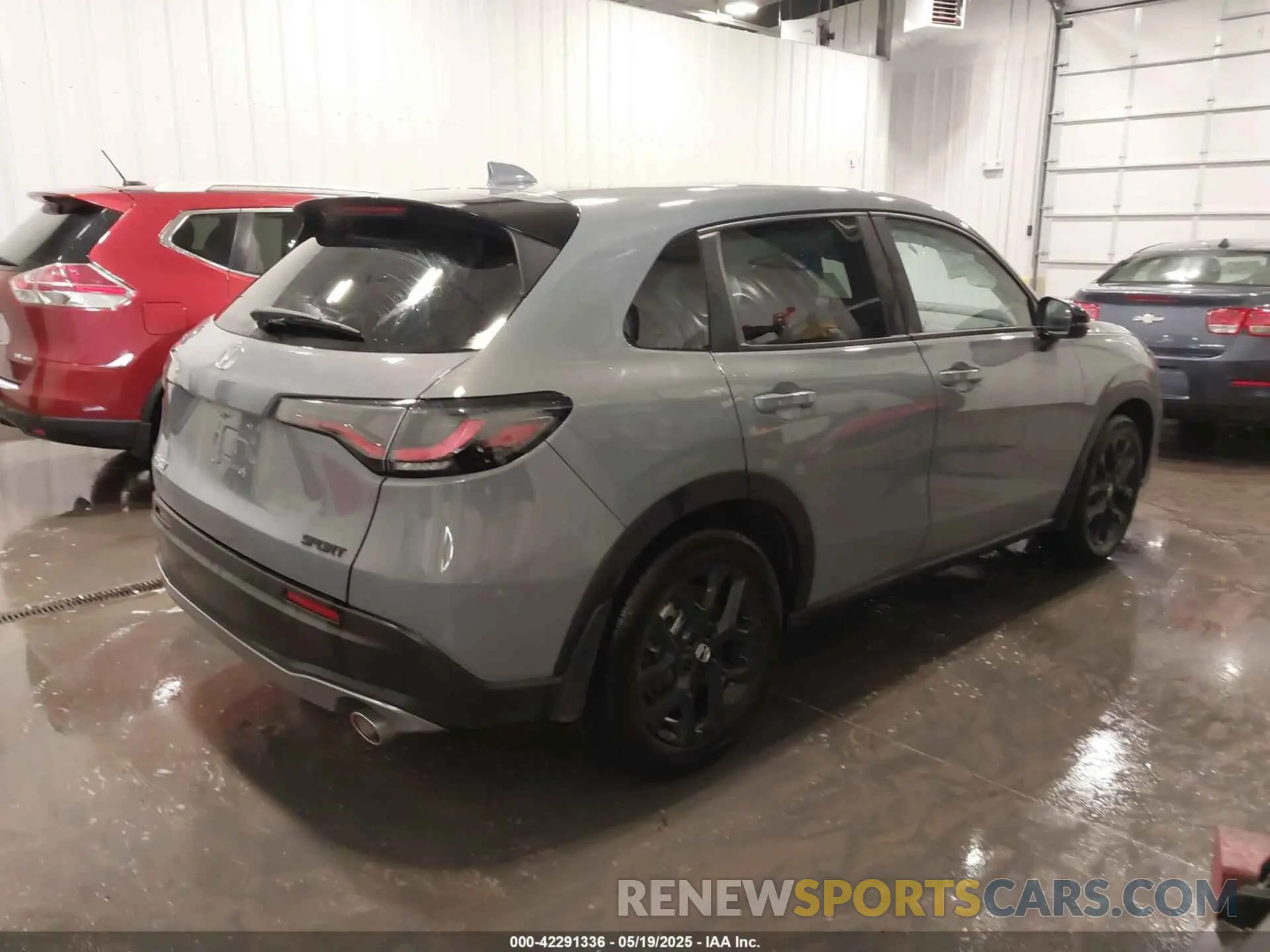 4 Photograph of a damaged car 3CZRZ2H54SM729640 HONDA HR-V 2025