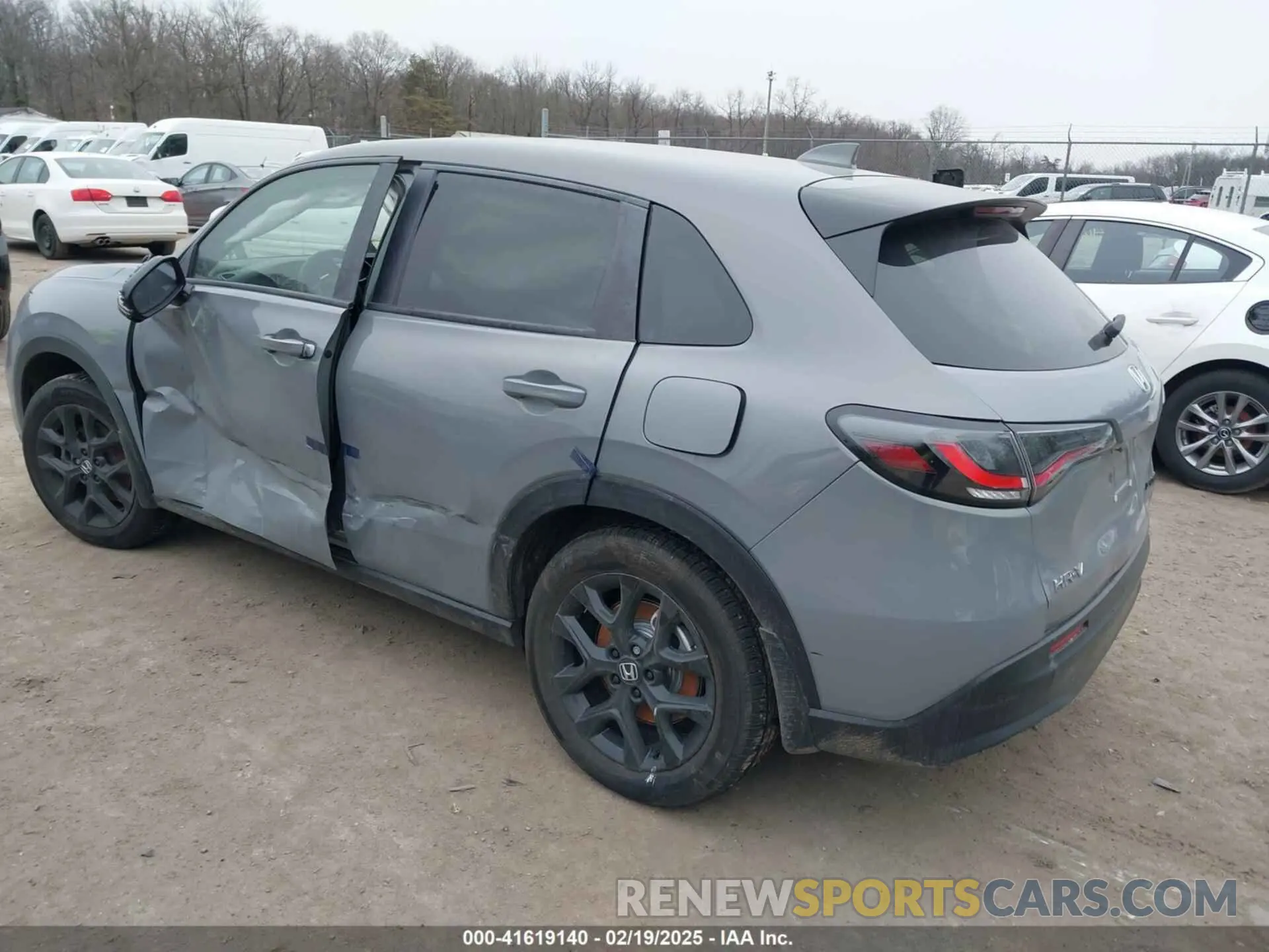3 Photograph of a damaged car 3CZRZ2H54SM740072 HONDA HR-V 2025
