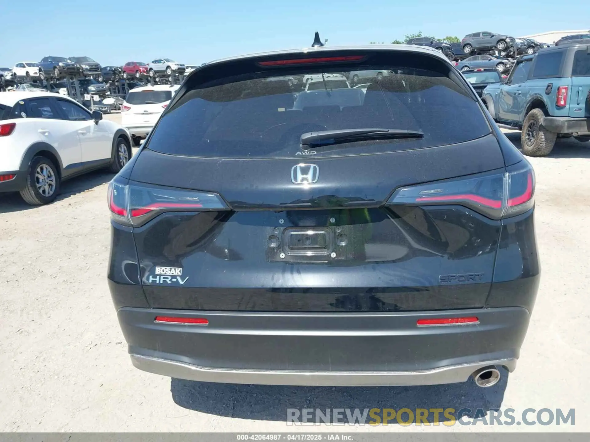 17 Photograph of a damaged car 3CZRZ2H55SM768642 HONDA HR-V 2025