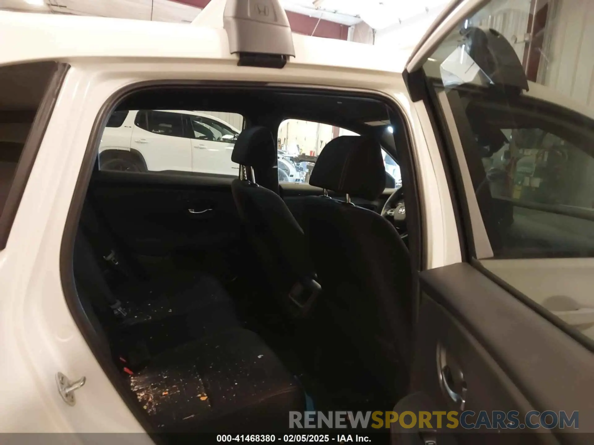 8 Photograph of a damaged car 3CZRZ2H56SM720101 HONDA HR-V 2025