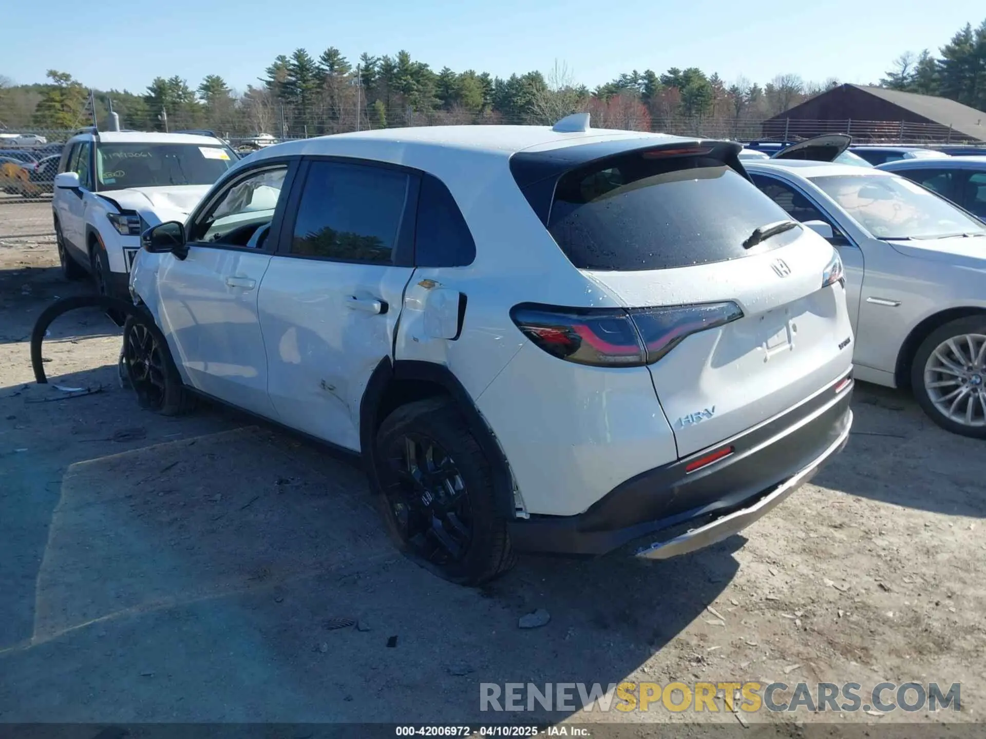 3 Фотография поврежденного автомобиля 3CZRZ2H56SM769038 HONDA HR-V 2025