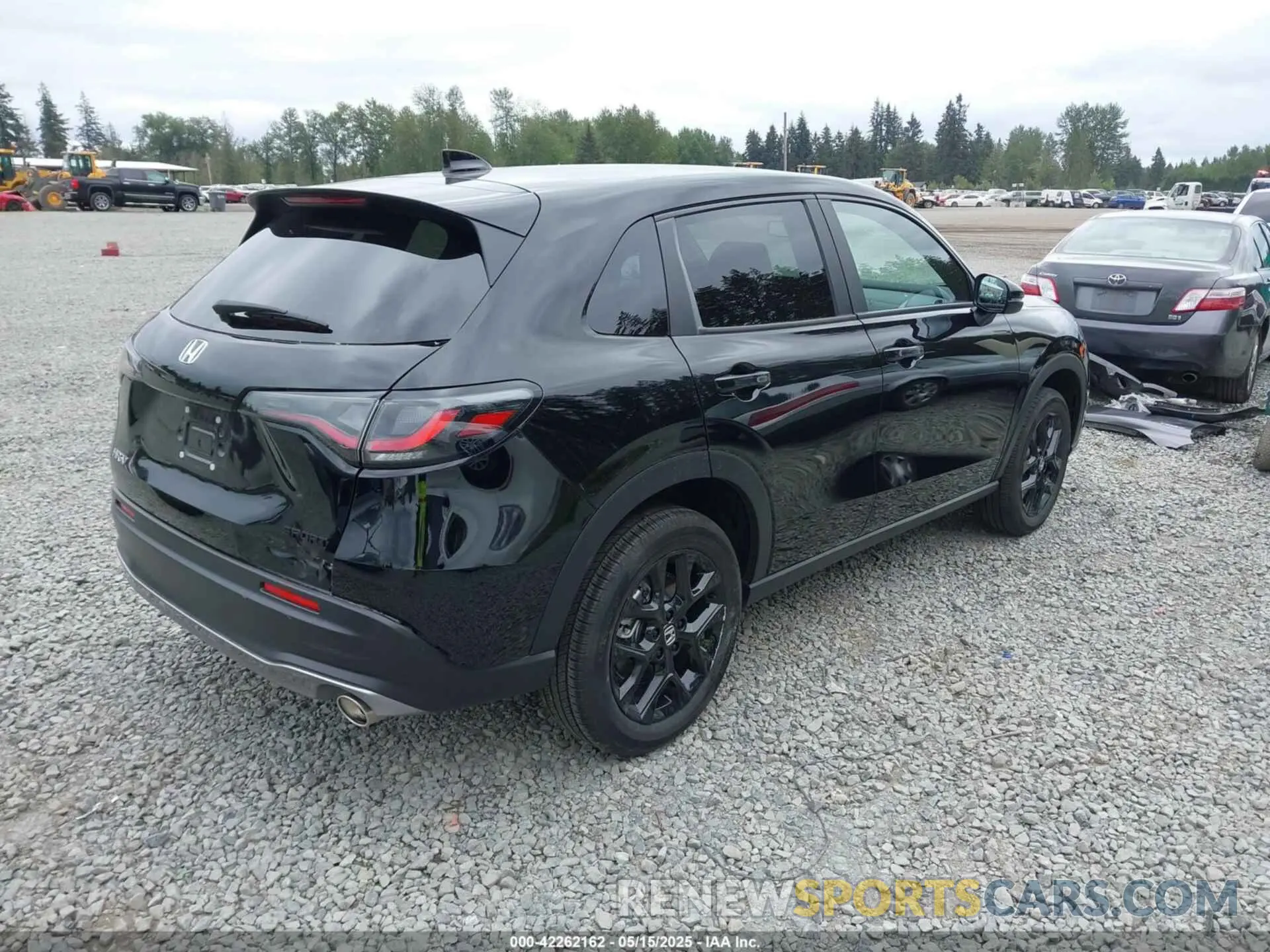 4 Photograph of a damaged car 3CZRZ2H57SM731544 HONDA HR-V 2025