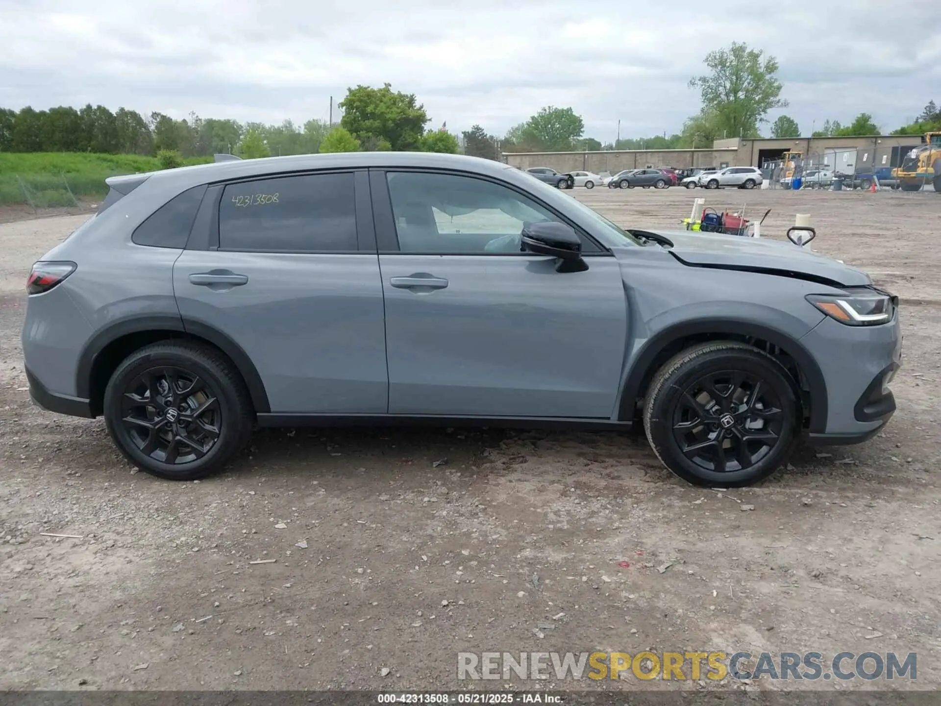 14 Photograph of a damaged car 3CZRZ2H59SM791552 HONDA HR-V 2025