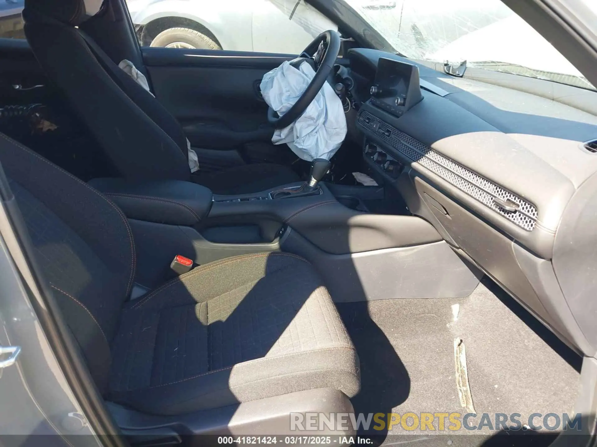 5 Photograph of a damaged car 3CZRZ2H5XSM742795 HONDA HR-V 2025