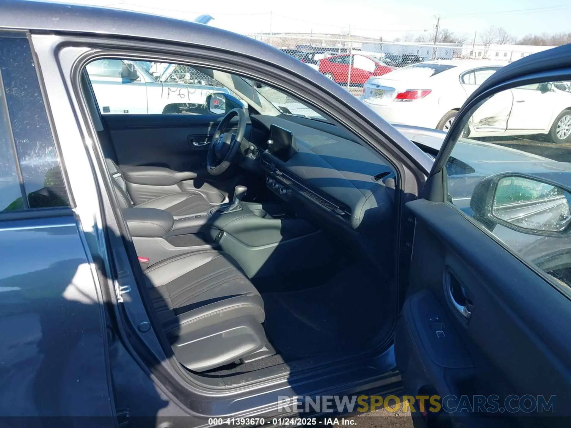 5 Photograph of a damaged car 3CZRZ2H70SM736036 HONDA HR-V 2025