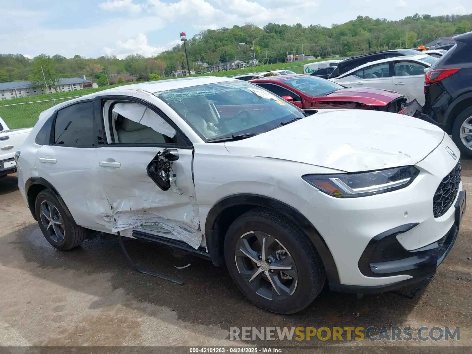 13 Photograph of a damaged car 3CZRZ2H71SM701456 HONDA HR-V 2025