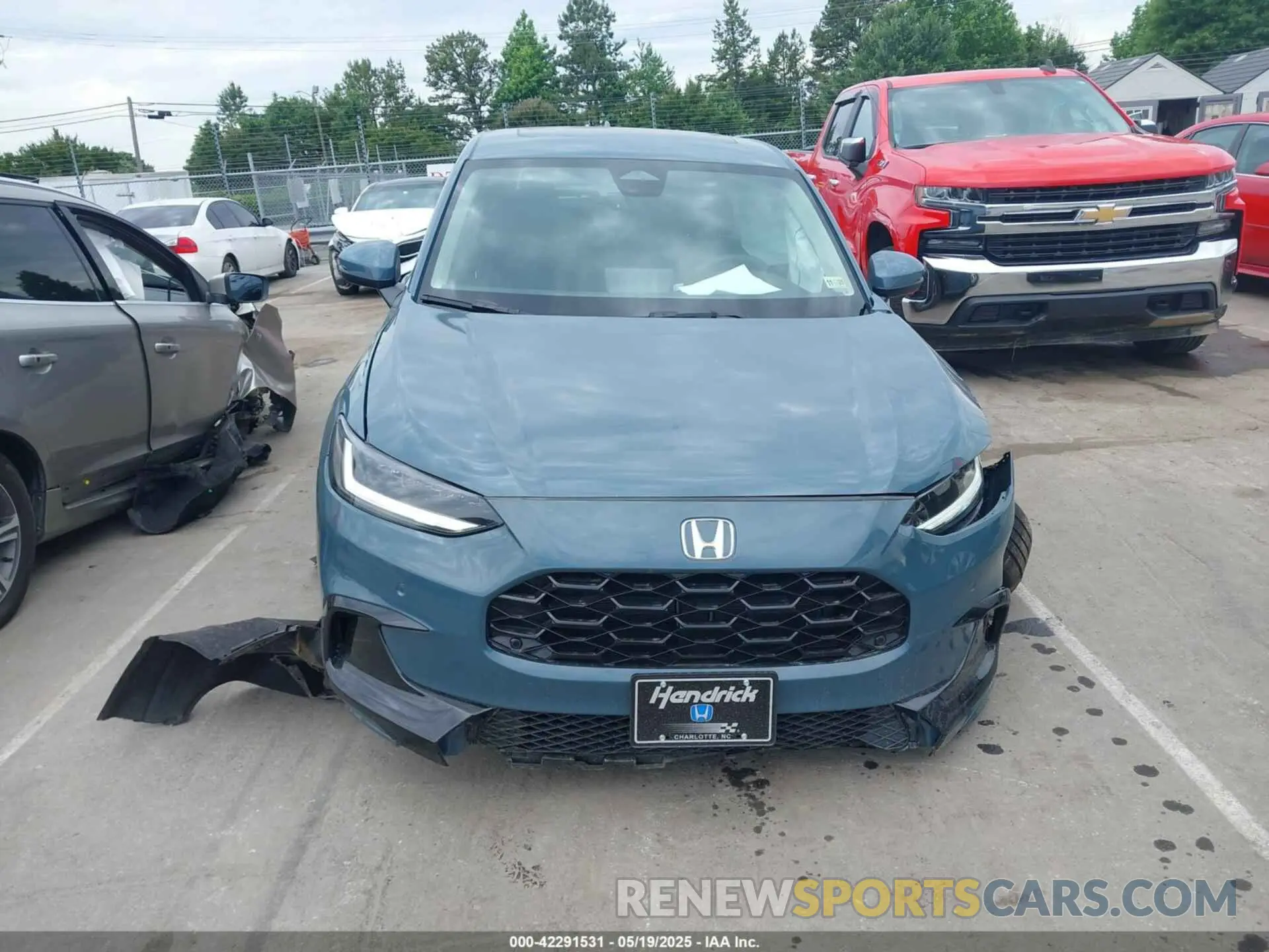 12 Photograph of a damaged car 3CZRZ2H72SM744719 HONDA HR-V 2025