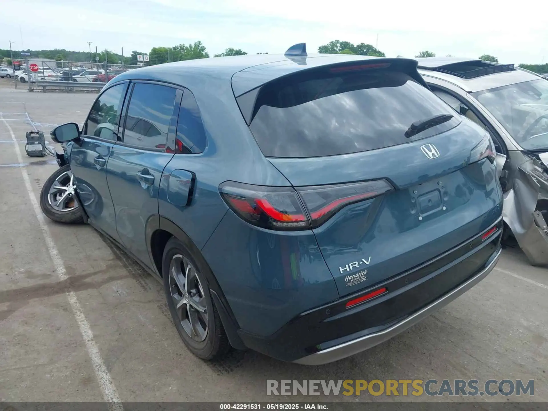 14 Photograph of a damaged car 3CZRZ2H72SM744719 HONDA HR-V 2025