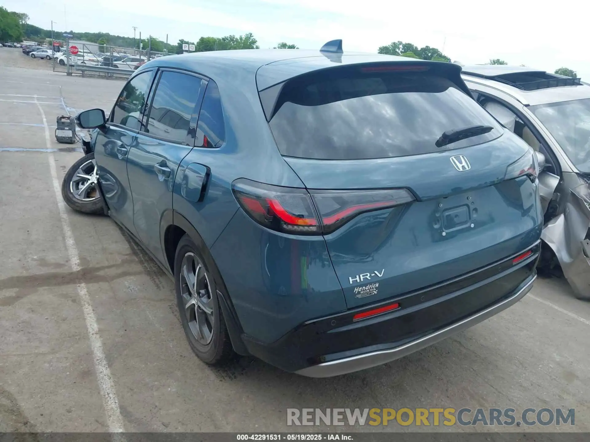 3 Photograph of a damaged car 3CZRZ2H72SM744719 HONDA HR-V 2025