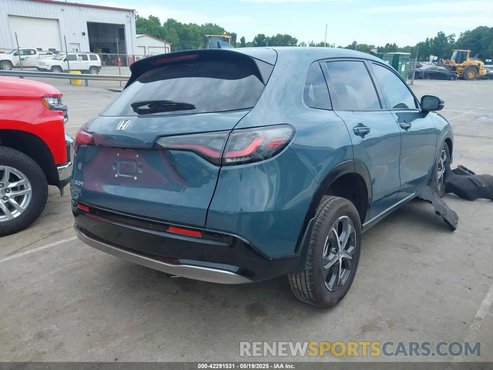 4 Photograph of a damaged car 3CZRZ2H72SM744719 HONDA HR-V 2025