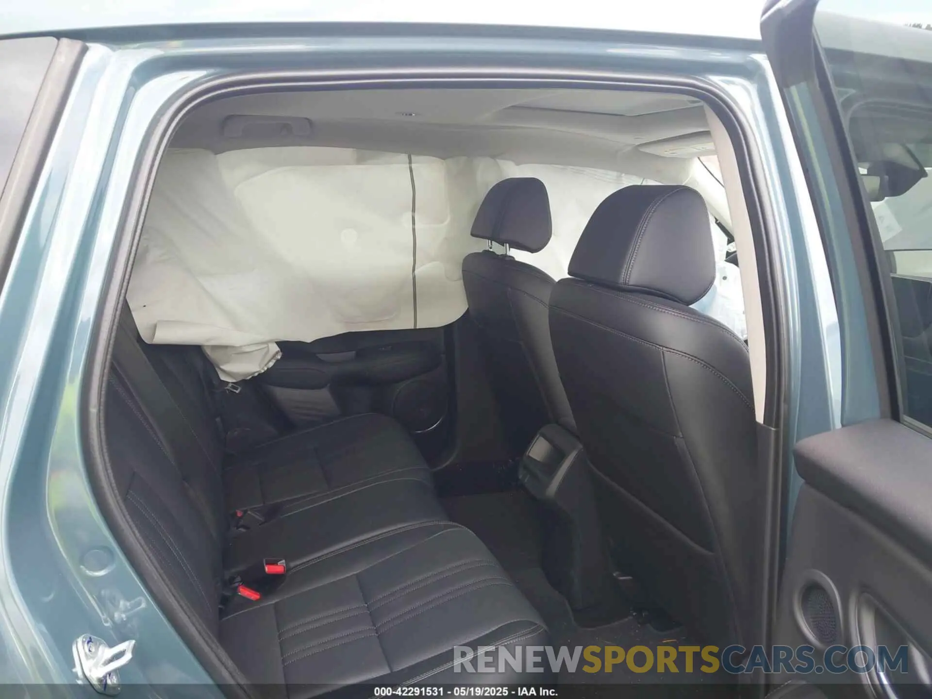 8 Photograph of a damaged car 3CZRZ2H72SM744719 HONDA HR-V 2025