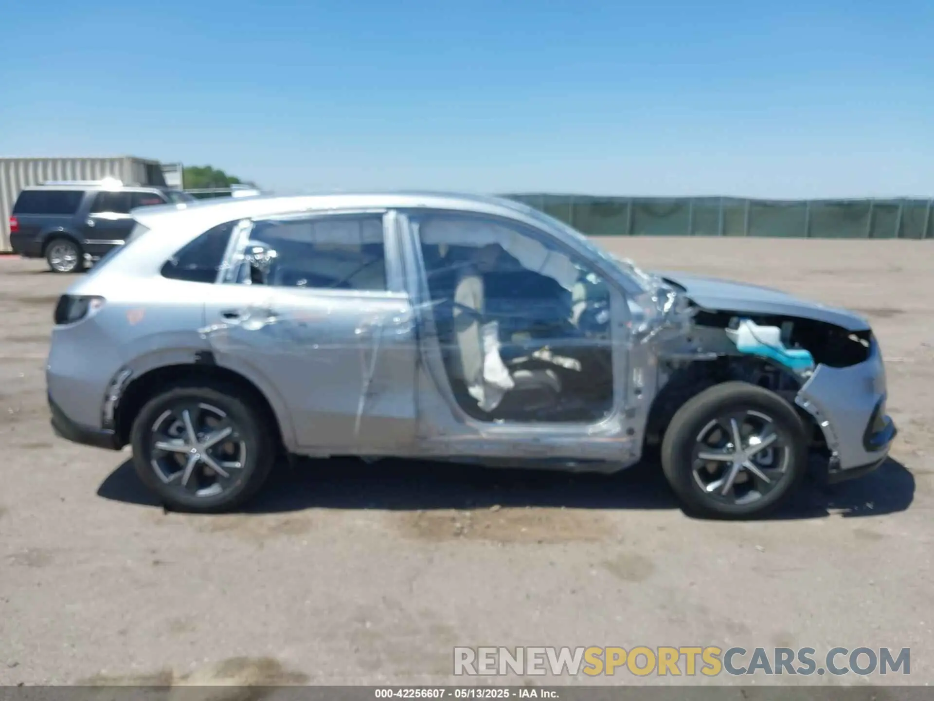 13 Photograph of a damaged car 3CZRZ2H79SM761680 HONDA HR-V 2025