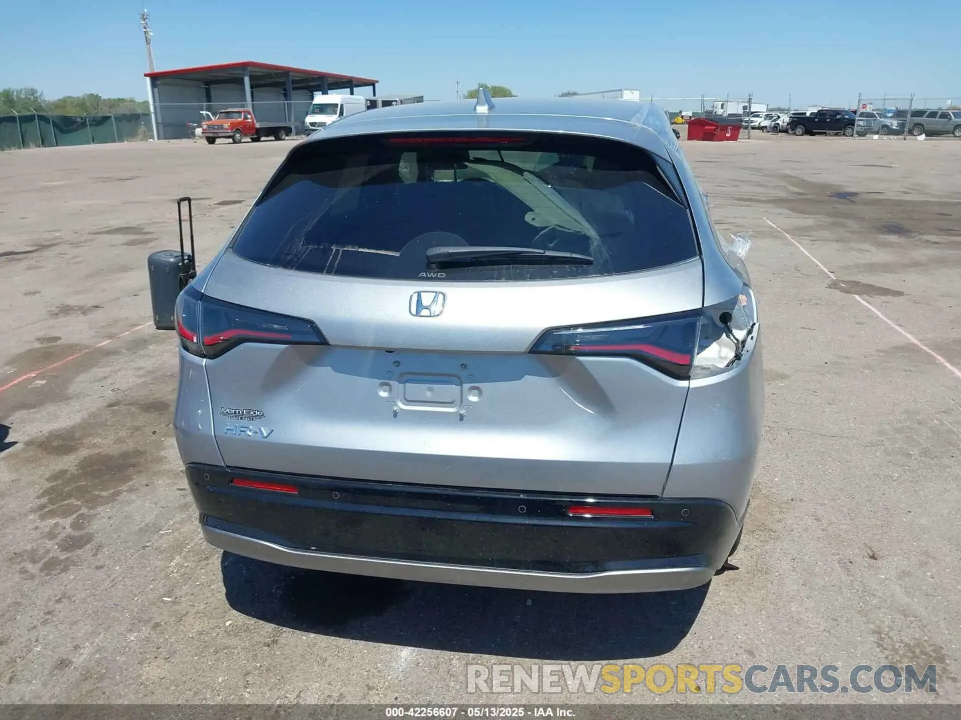 16 Photograph of a damaged car 3CZRZ2H79SM761680 HONDA HR-V 2025