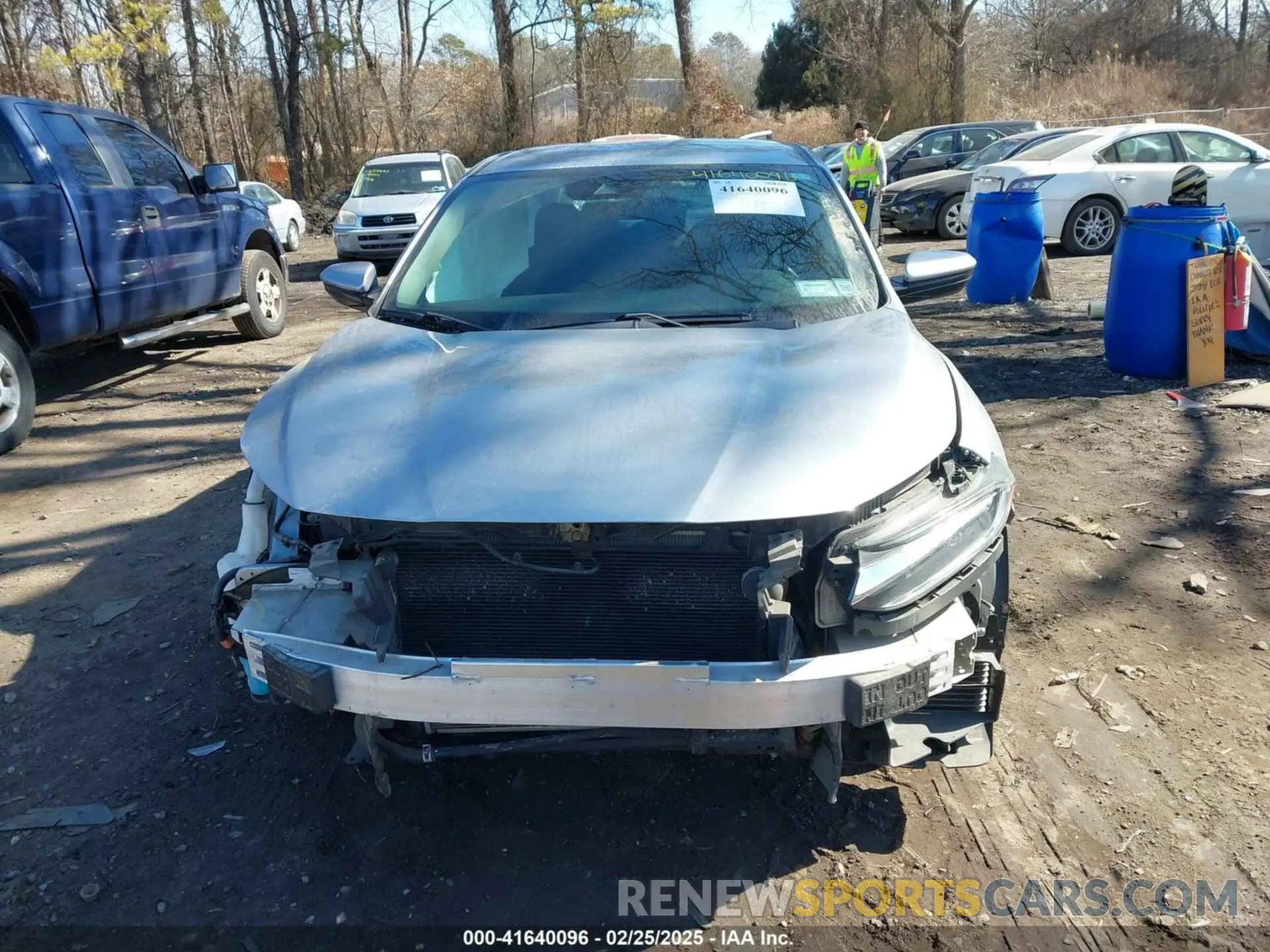 12 Фотография поврежденного автомобиля 19XZE4F14KE013196 HONDA INSIGHT 2019