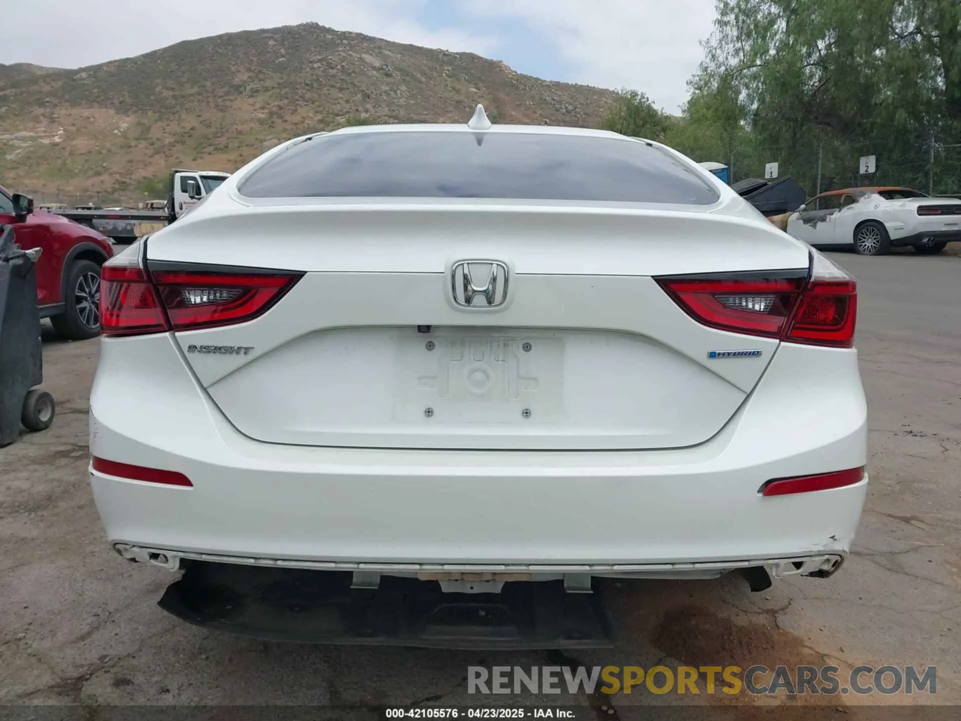 16 Photograph of a damaged car 19XZE4F15KE028600 HONDA INSIGHT 2019
