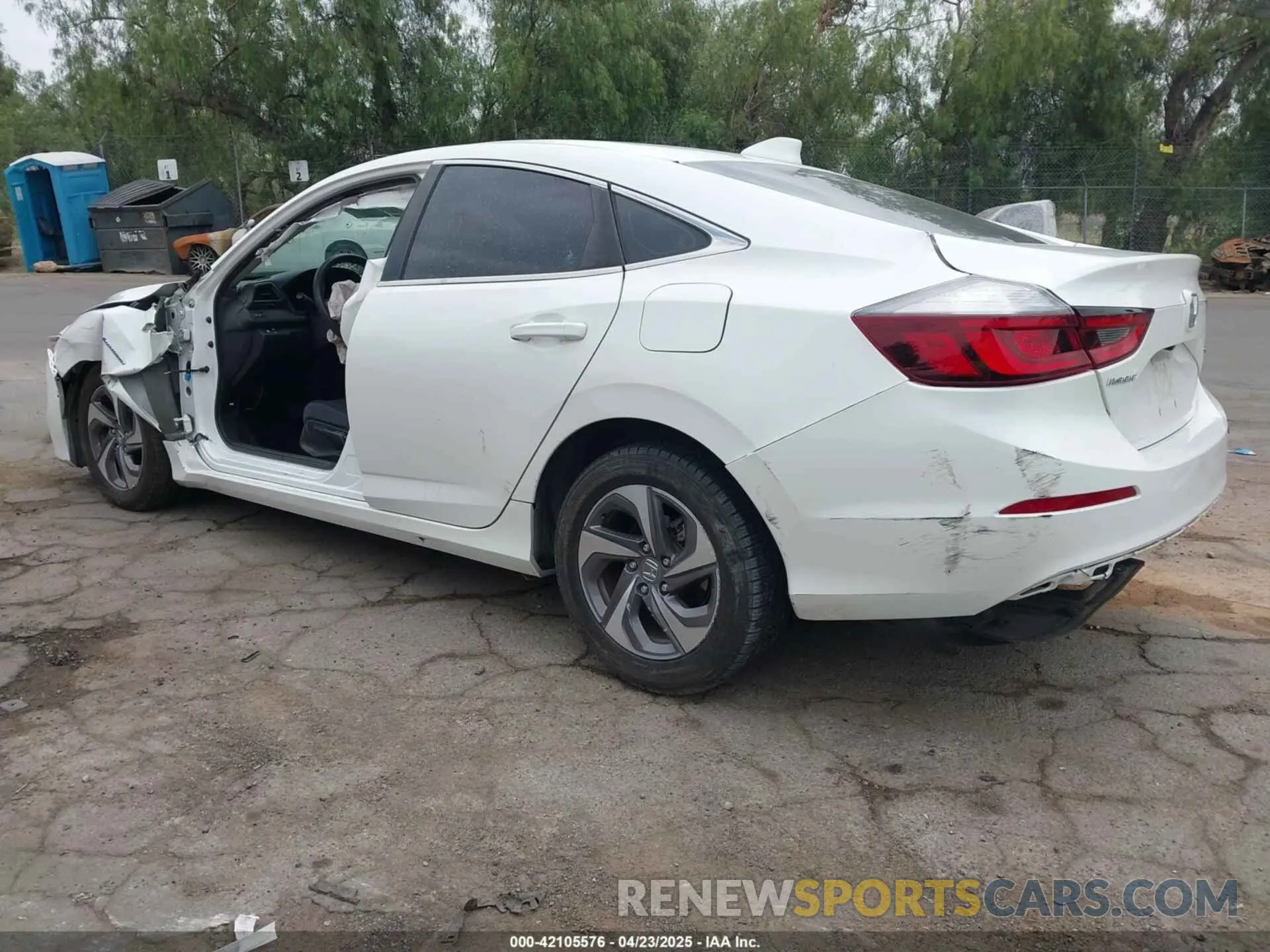 3 Photograph of a damaged car 19XZE4F15KE028600 HONDA INSIGHT 2019