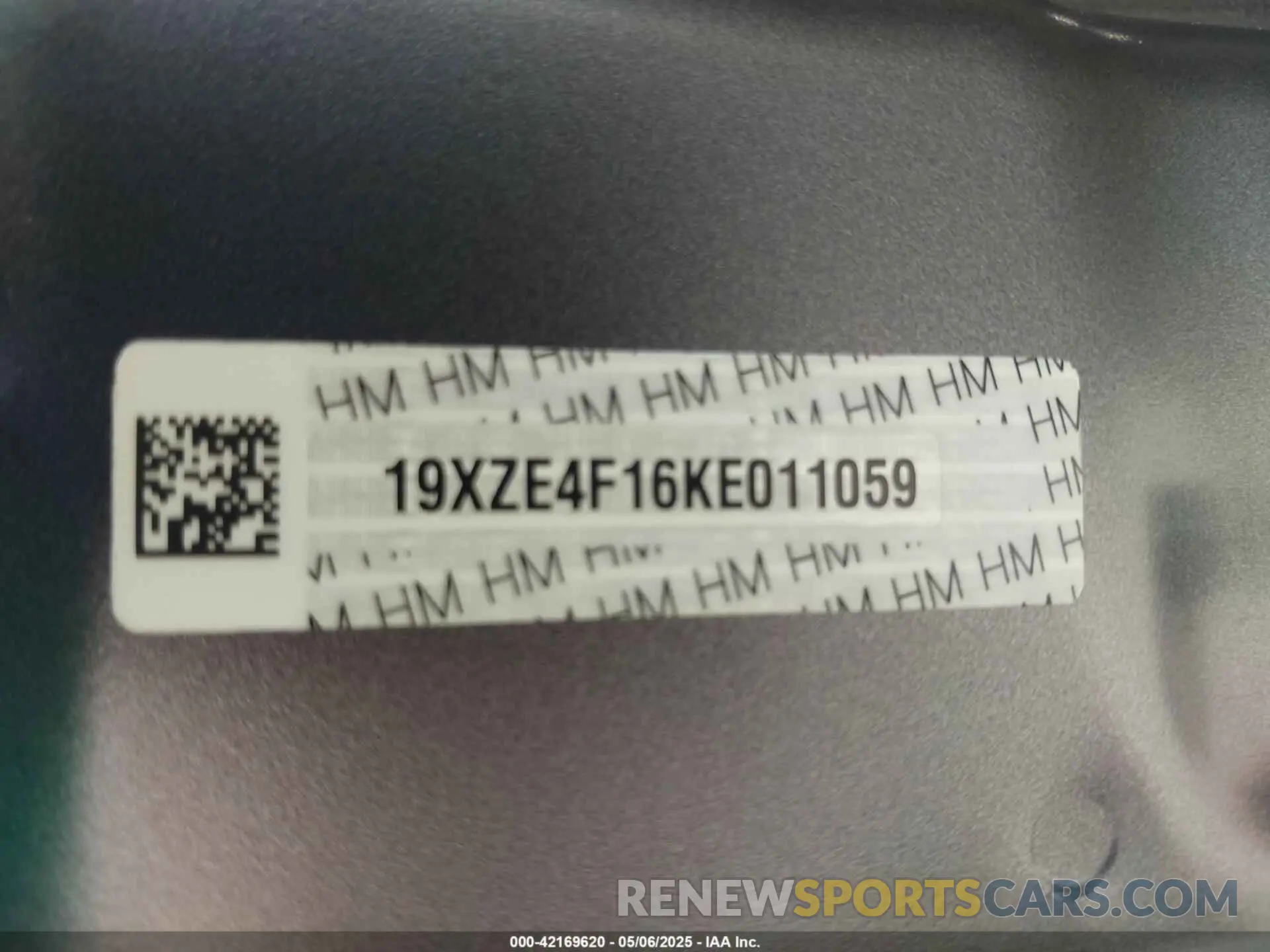 9 Photograph of a damaged car 19XZE4F16KE011059 HONDA INSIGHT 2019